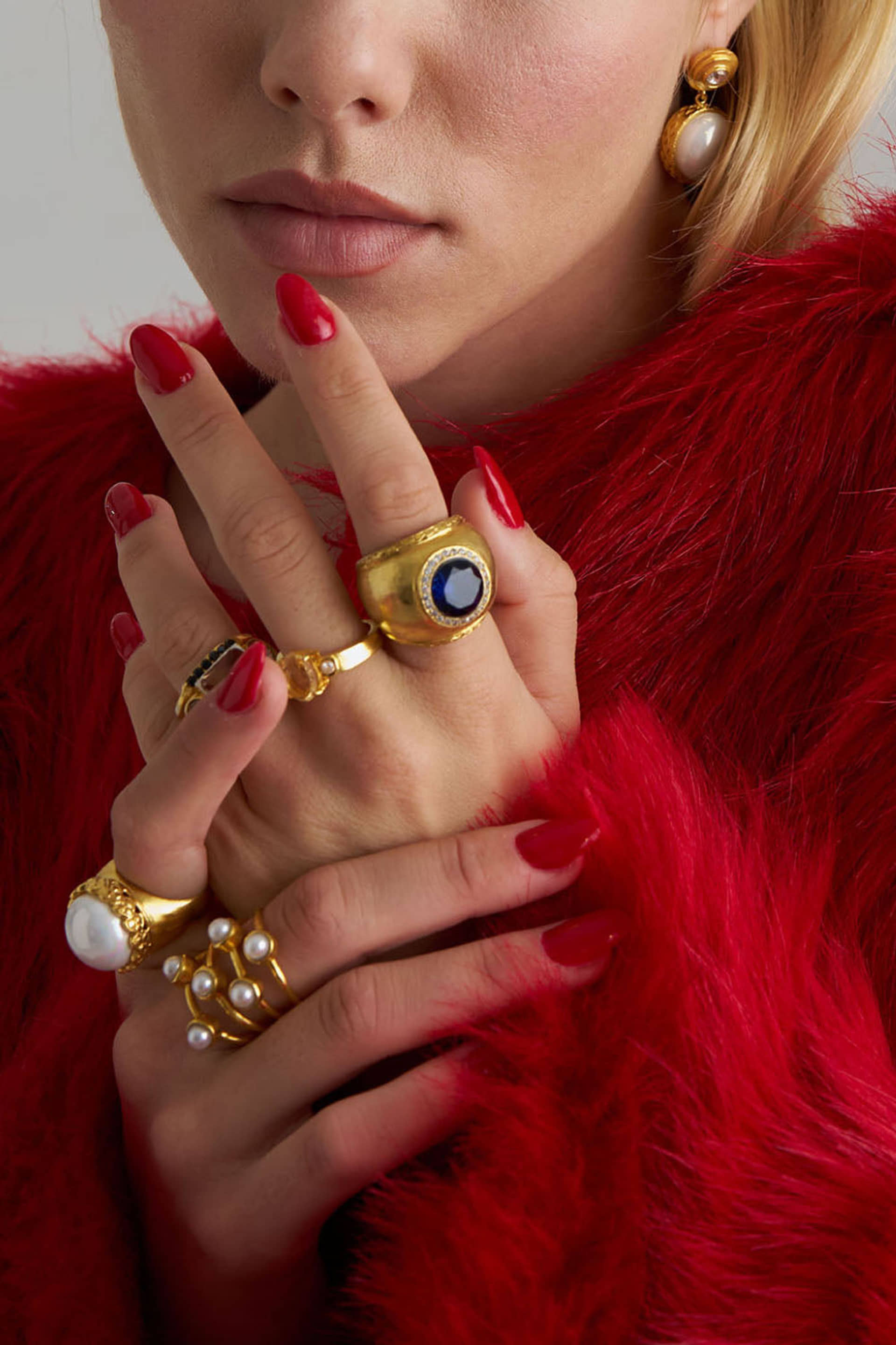 Saphhire Gold Ring made by Lora Istanbul