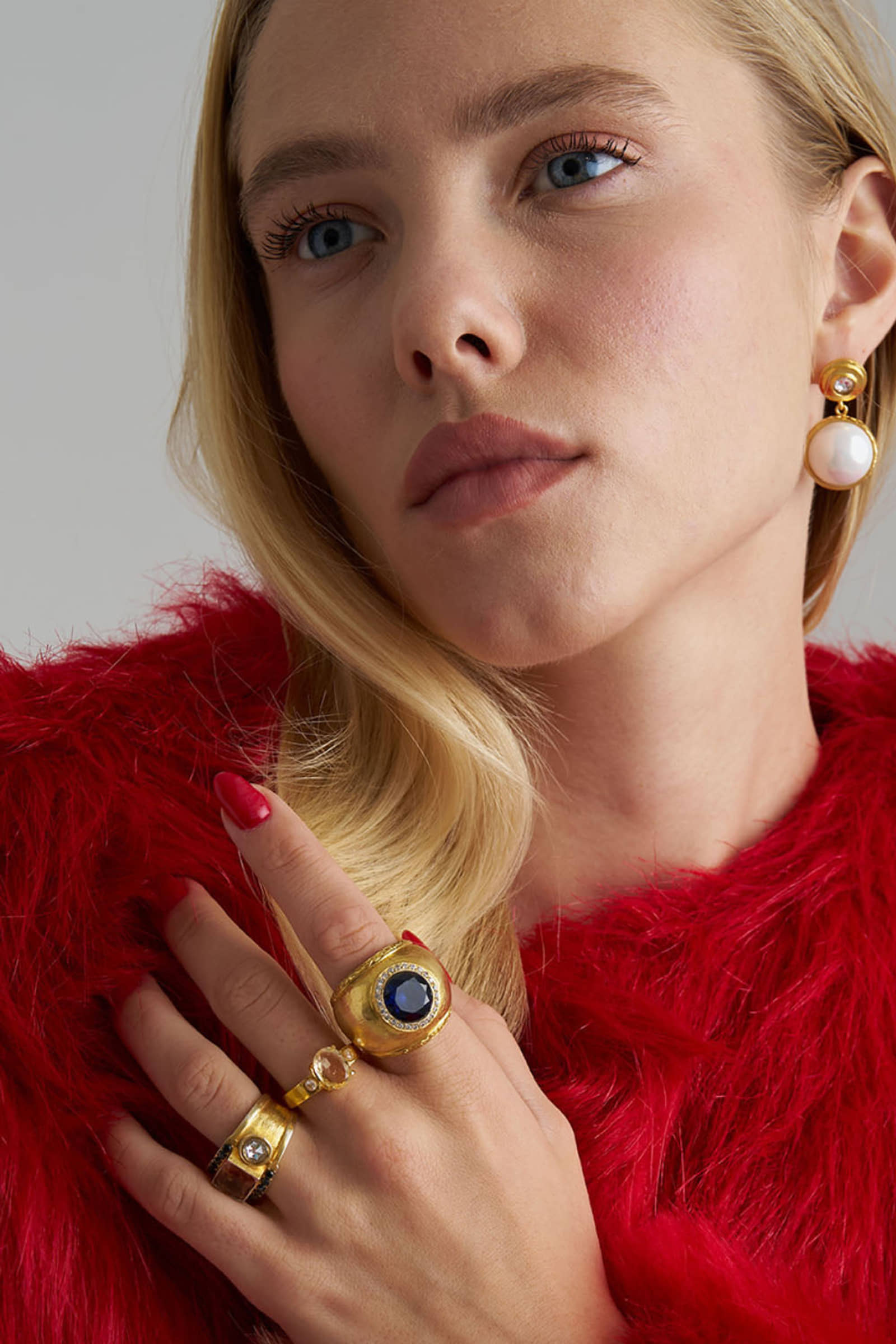 Saphhire Gold Ring made by Lora Istanbul