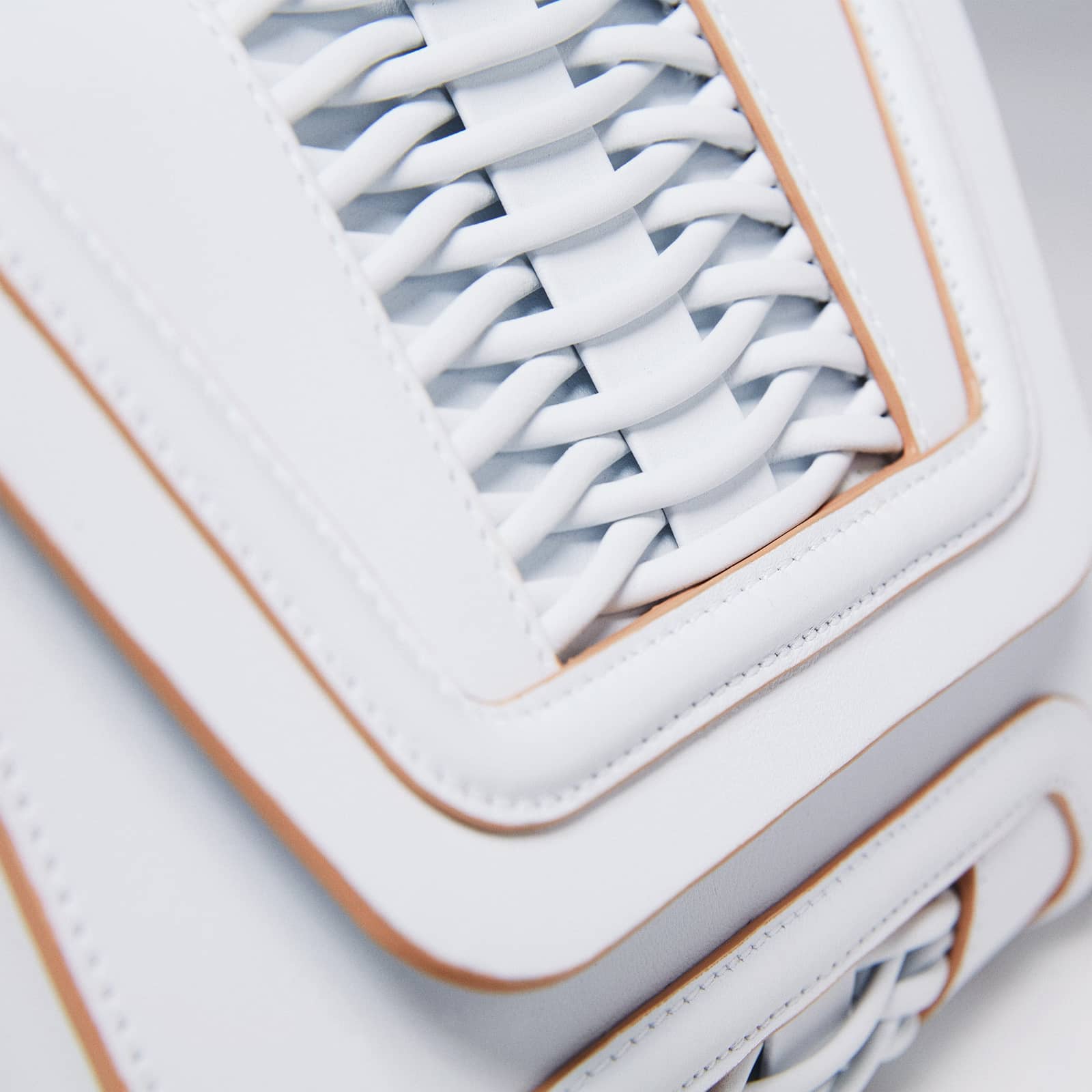 Mini Giovanna white braided clutch made by Yliana Yepez