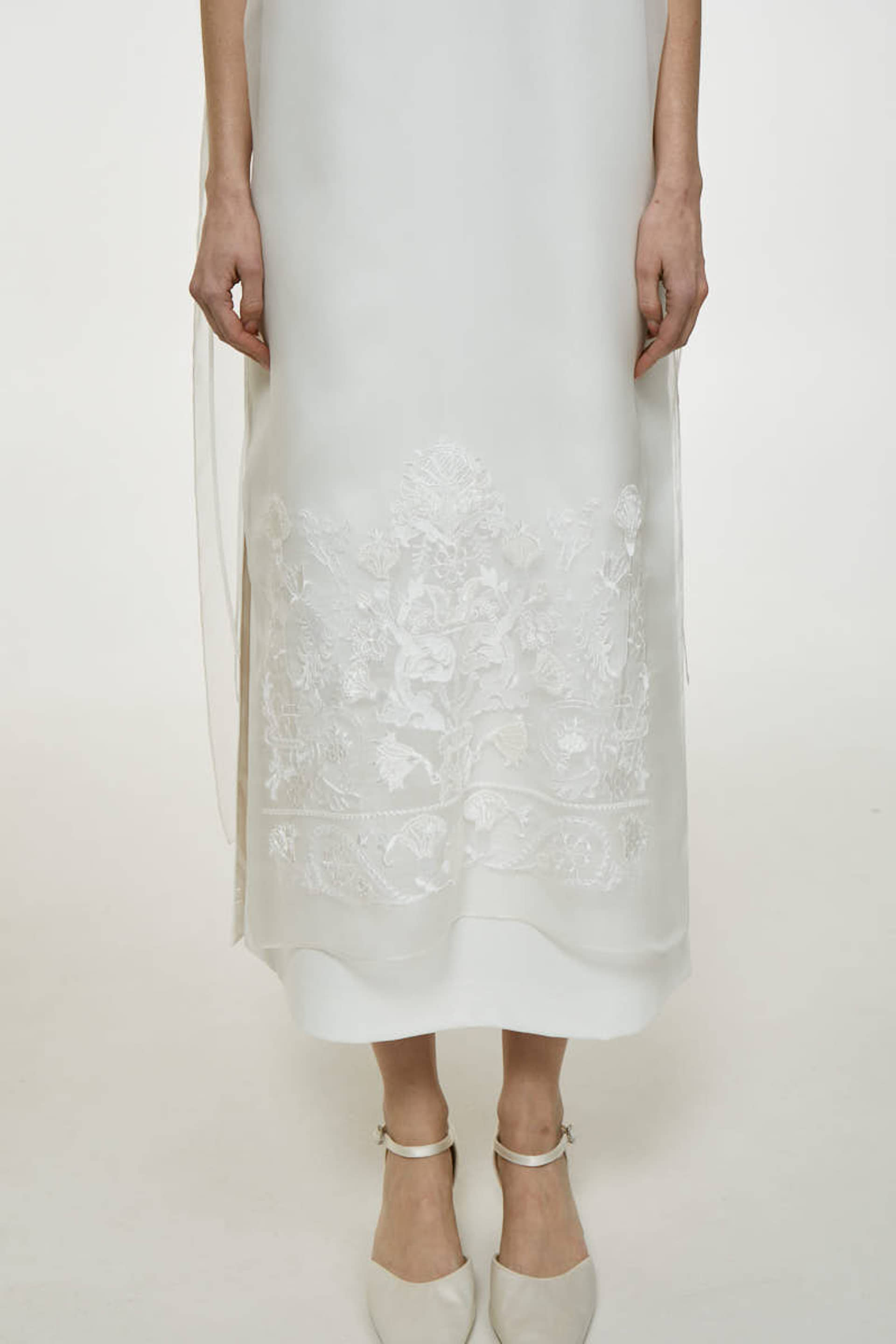 MILK EMBROIDERED SHAWL made by DELEGAN Clothes