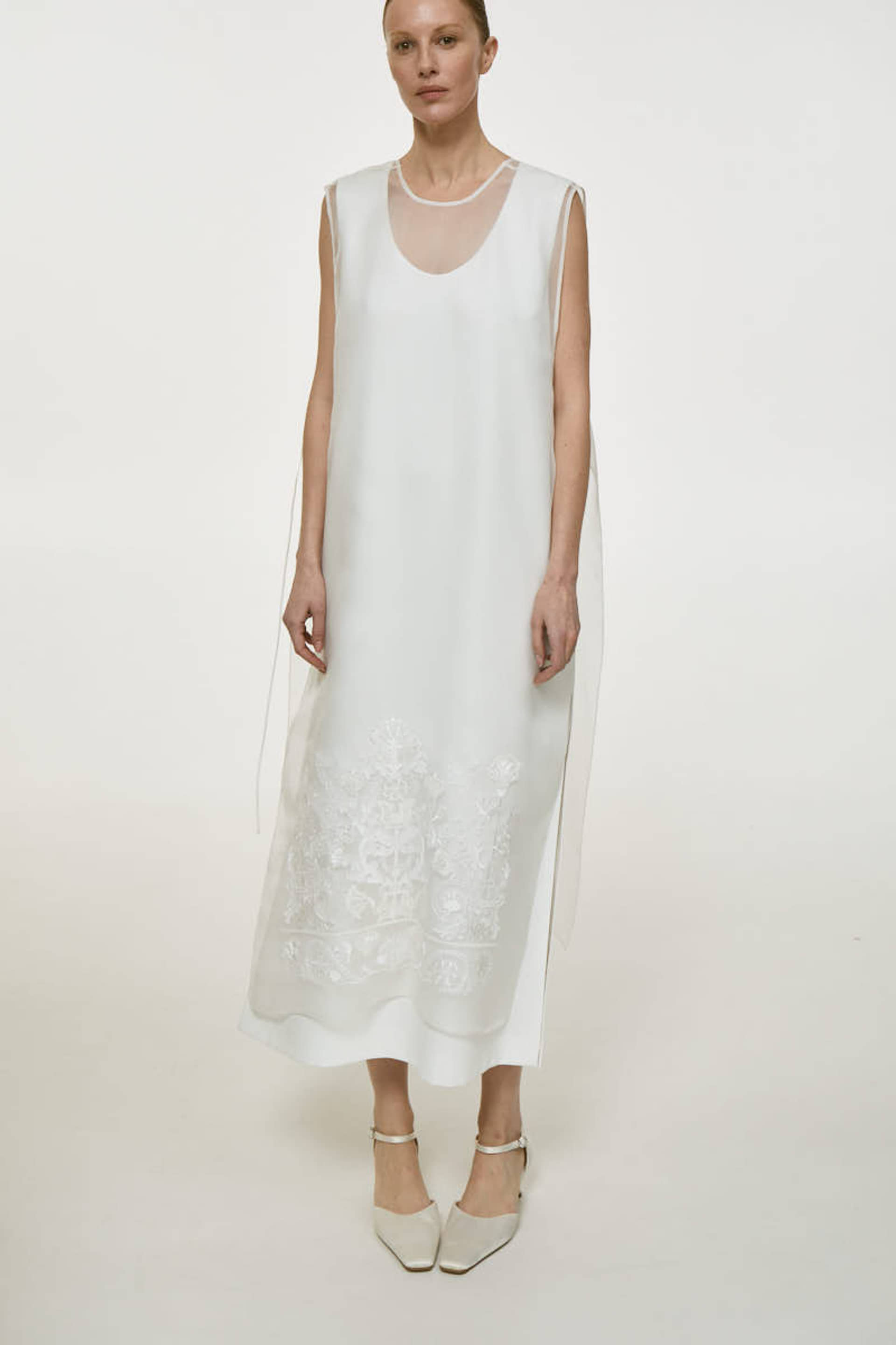 MILK EMBROIDERED SHAWL made by DELEGAN Clothes