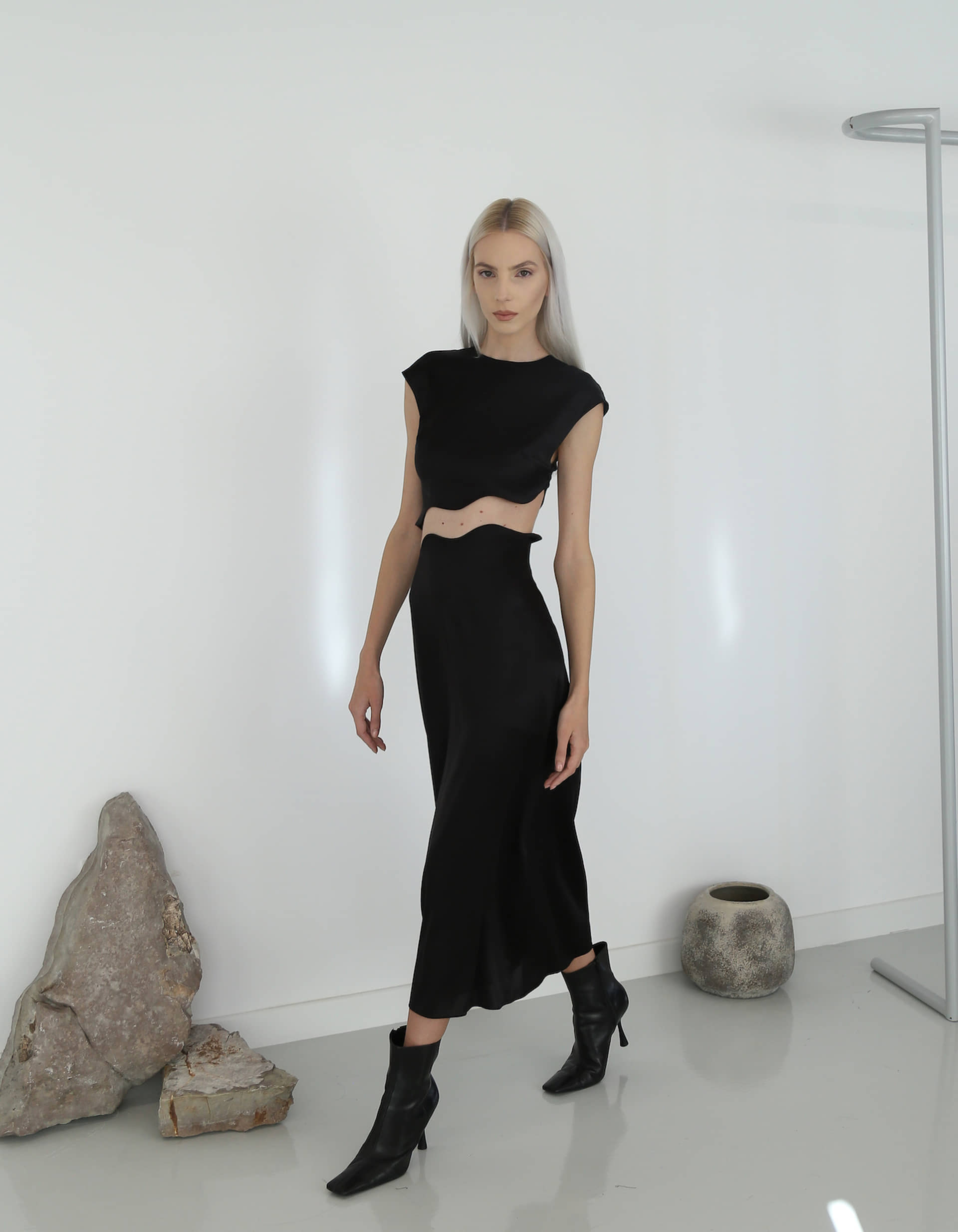 RHEA Silk Top in Black made by MAET