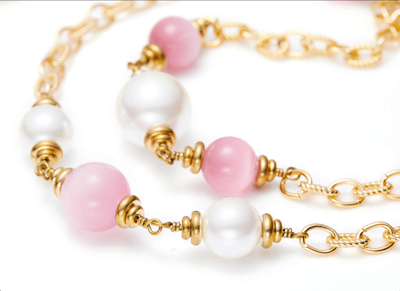 Isabella Pearl Necklace (Pink) in Gold made by Nana Jacqueline