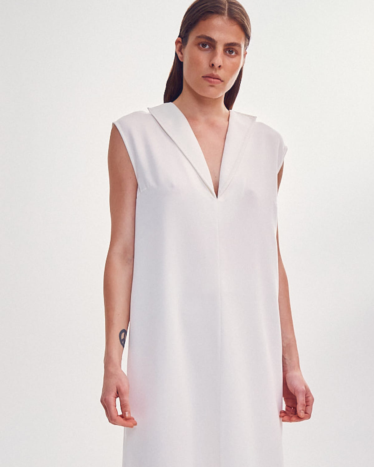 DRESS WITH EMBROIDERED COLLAR made by DELEGAN Clothes