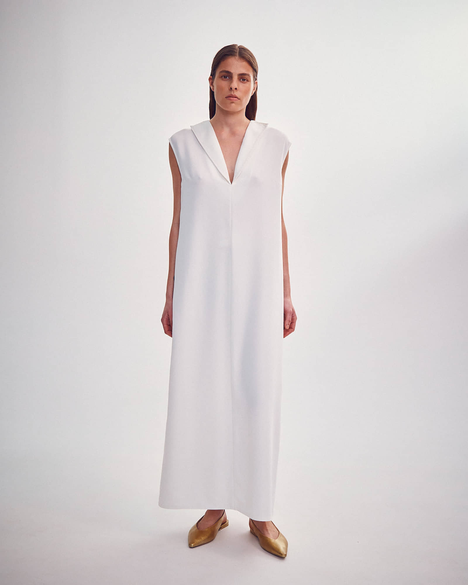 DRESS WITH EMBROIDERED COLLAR made by DELEGAN Clothes