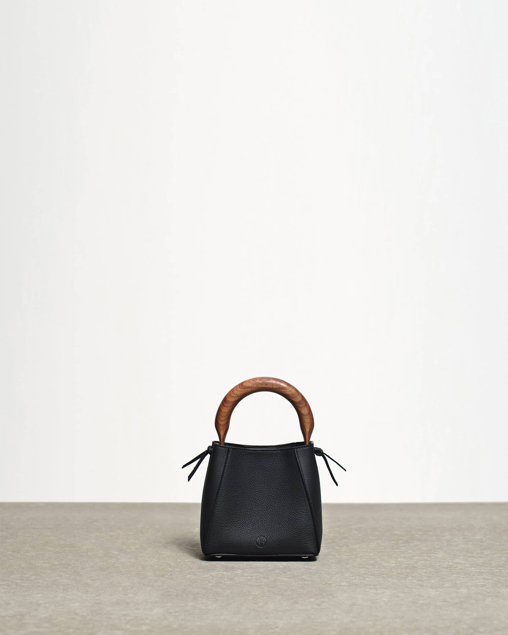 Quinta in Black made by mas