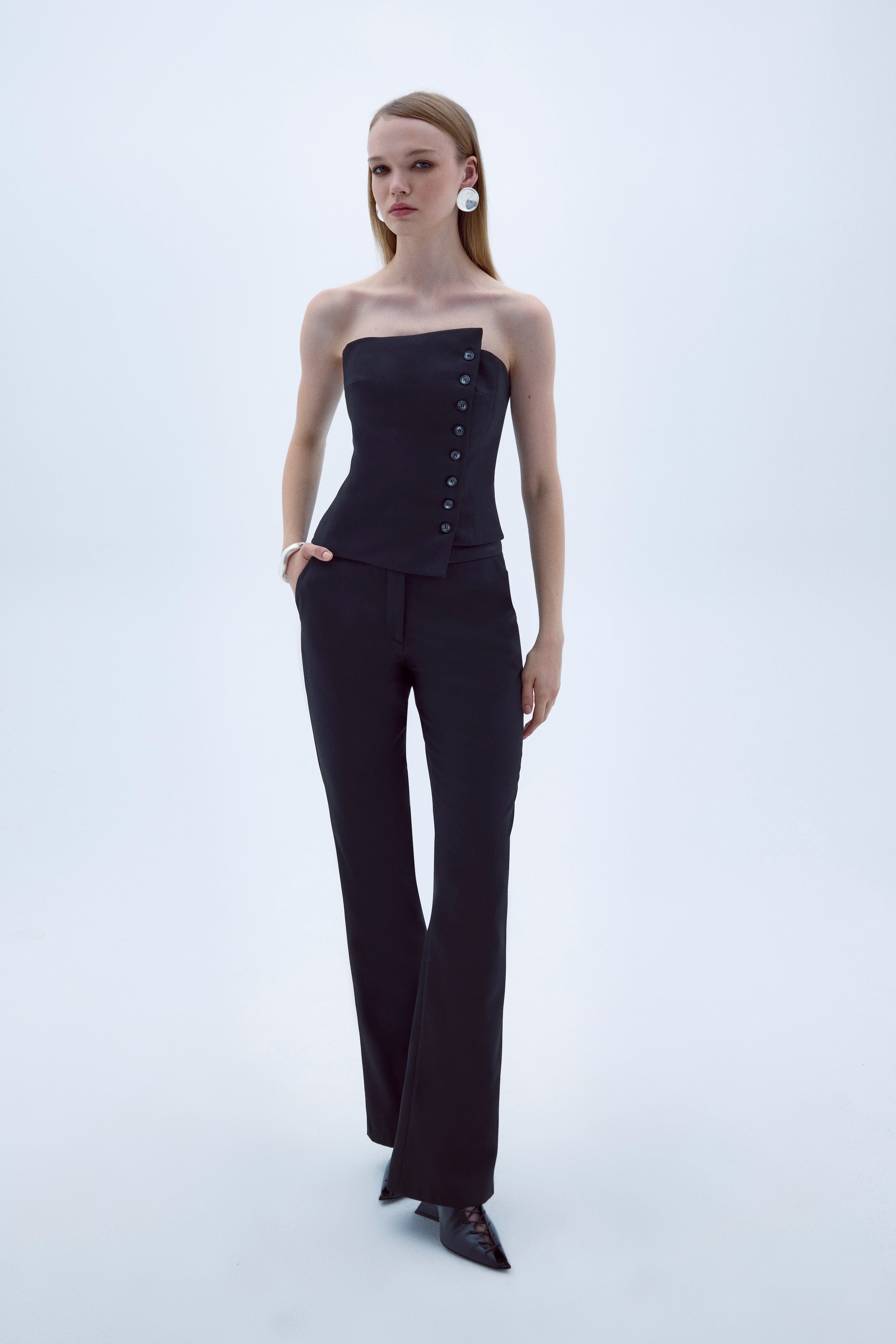 ARCED STRAIGHT CUT TROUSERS made by Nazli Ceren