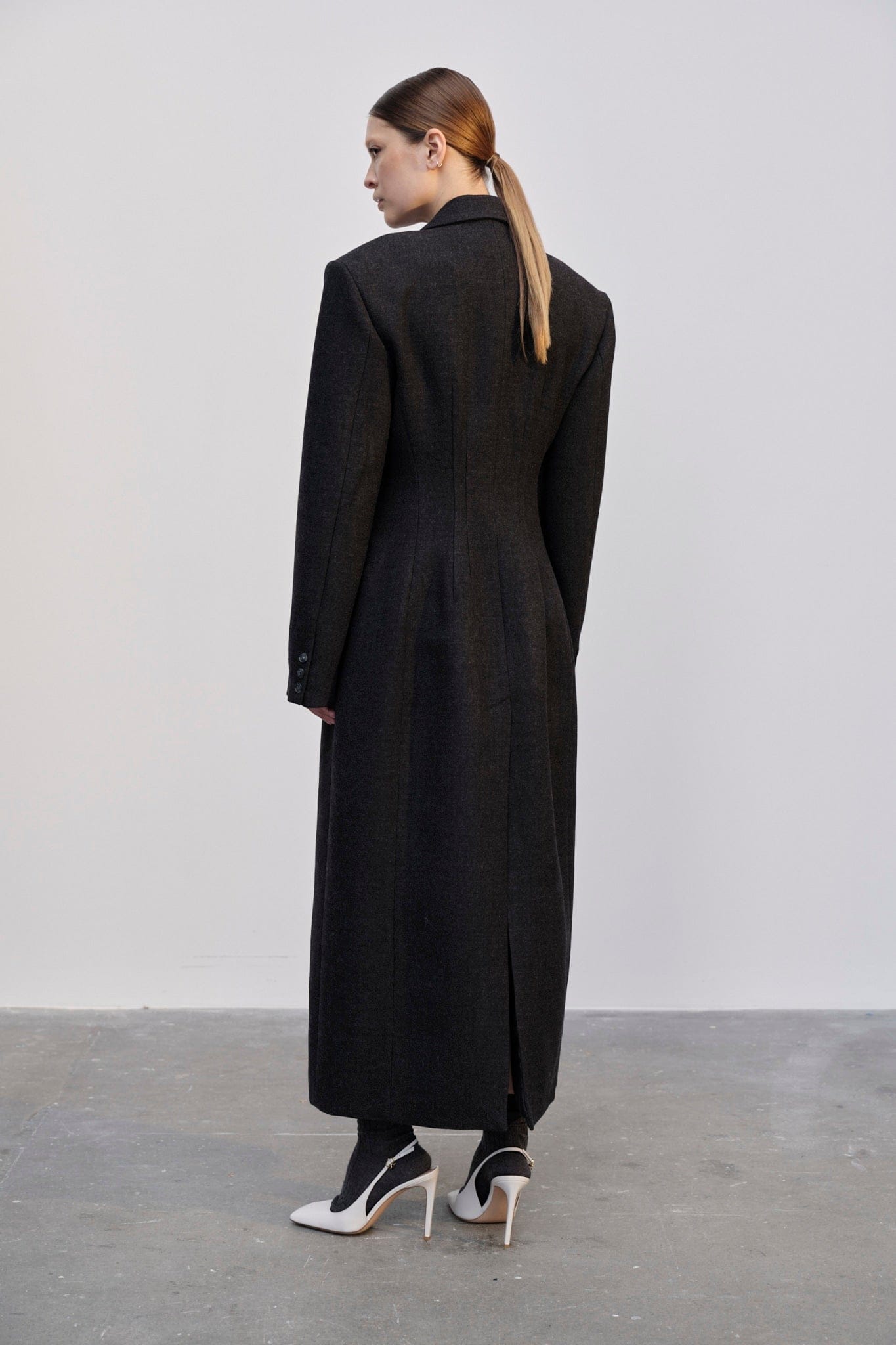 Ultra De Lux Coat - Dark Grey made by HERSKIND