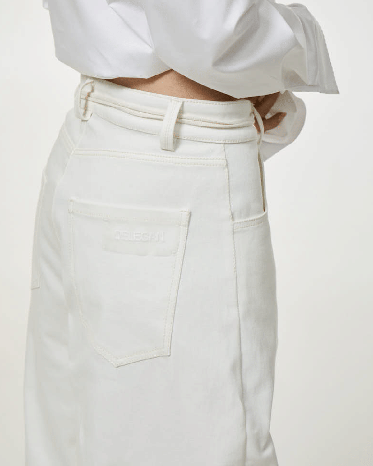 BELT WITH PORCELAIN BLUEBOTTLES made by DELEGAN Clothes