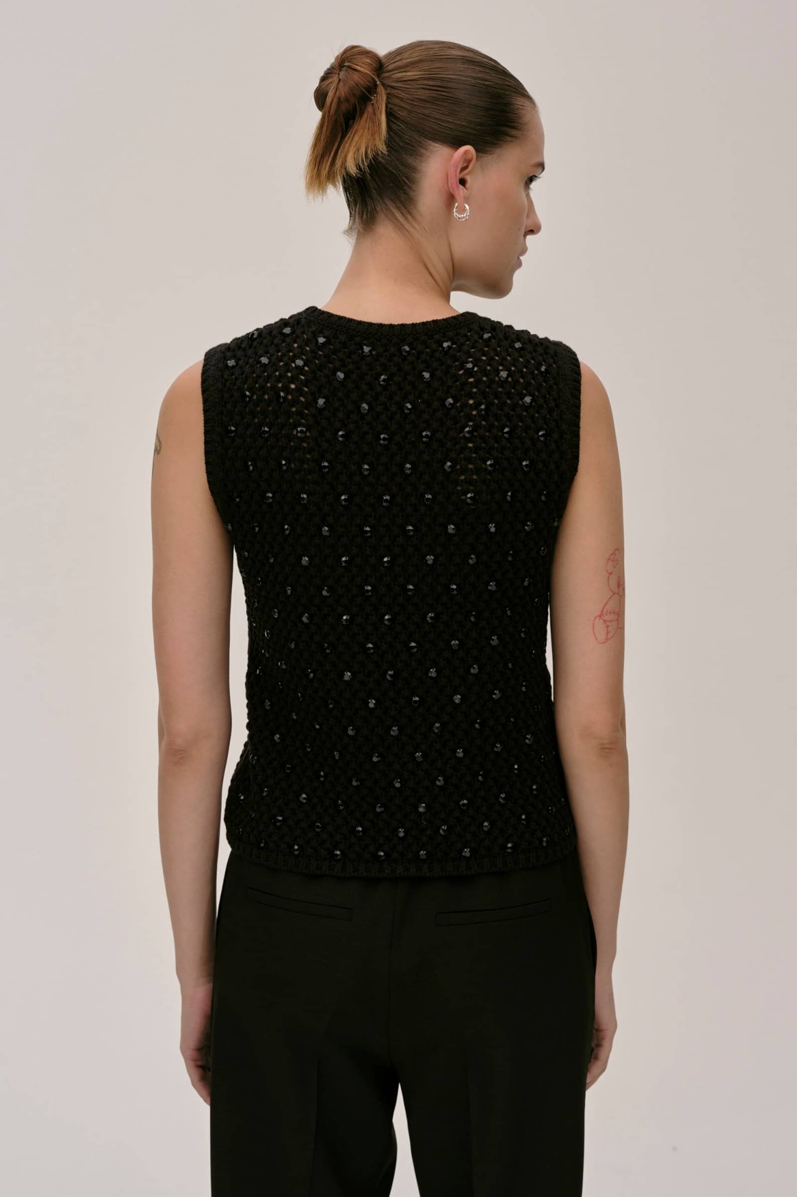 Sonny Knit Top - Black made by HERSKIND