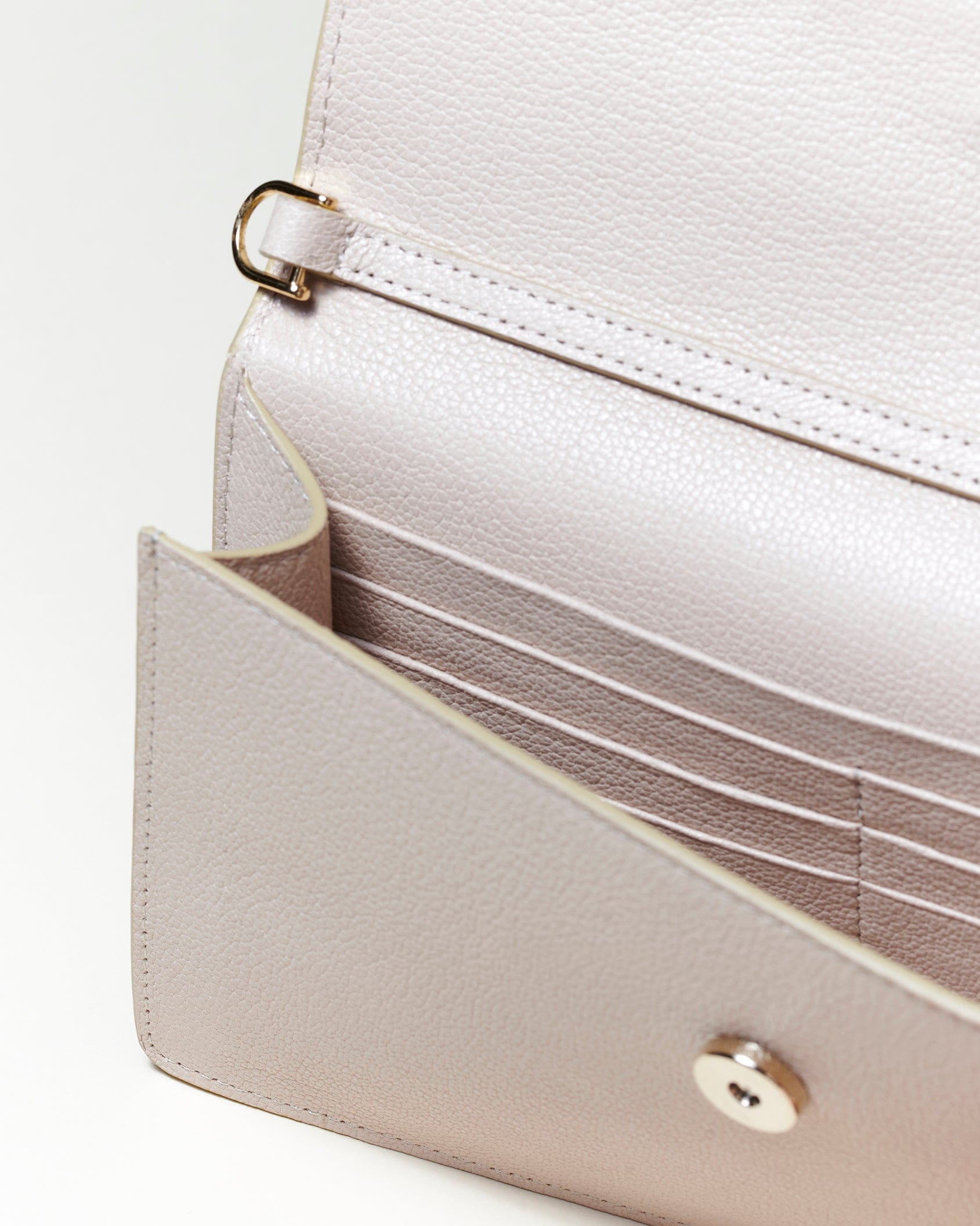 Harper in Ecru made by Sepi Agari