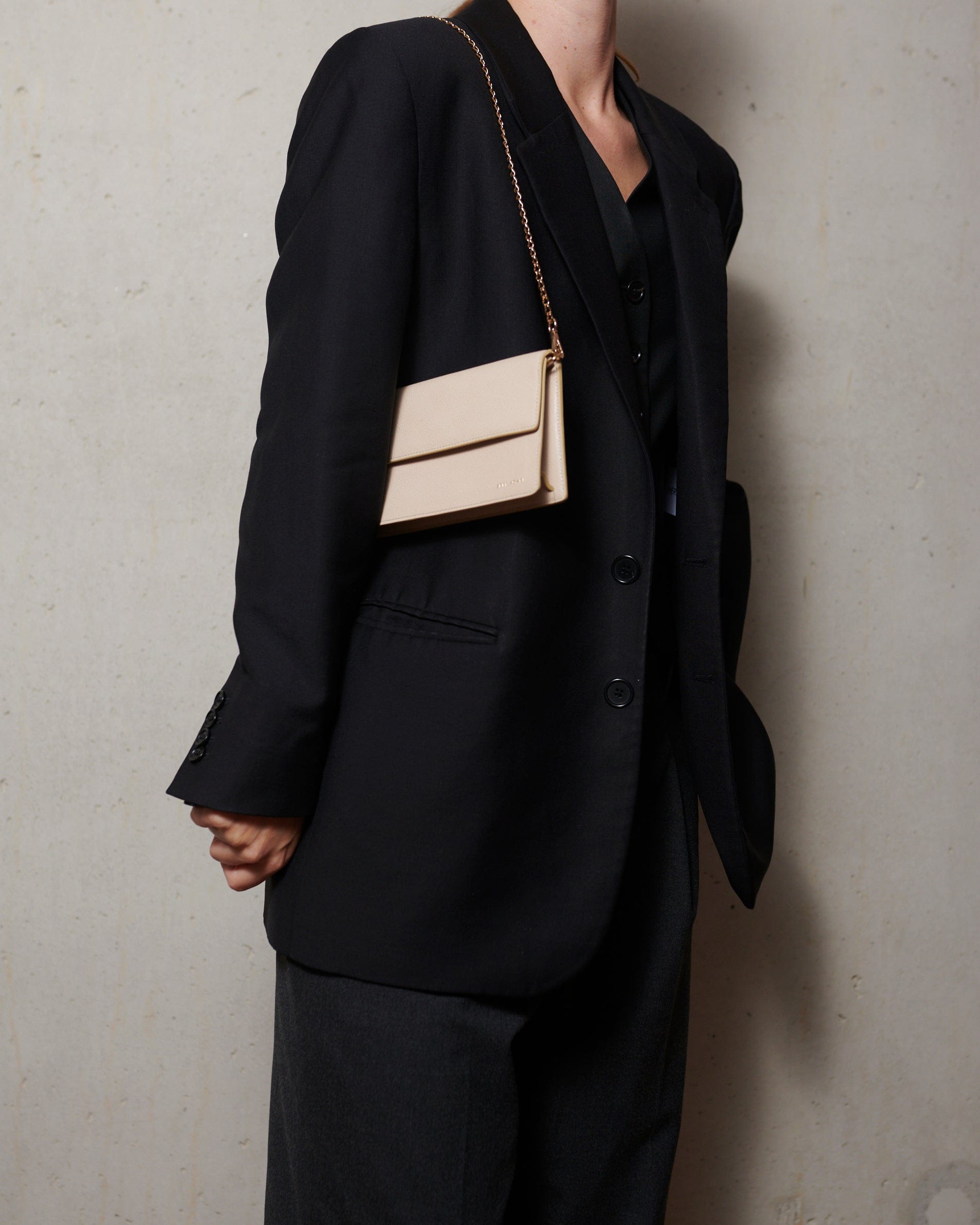 Harper in Ecru made by Sepi Agari