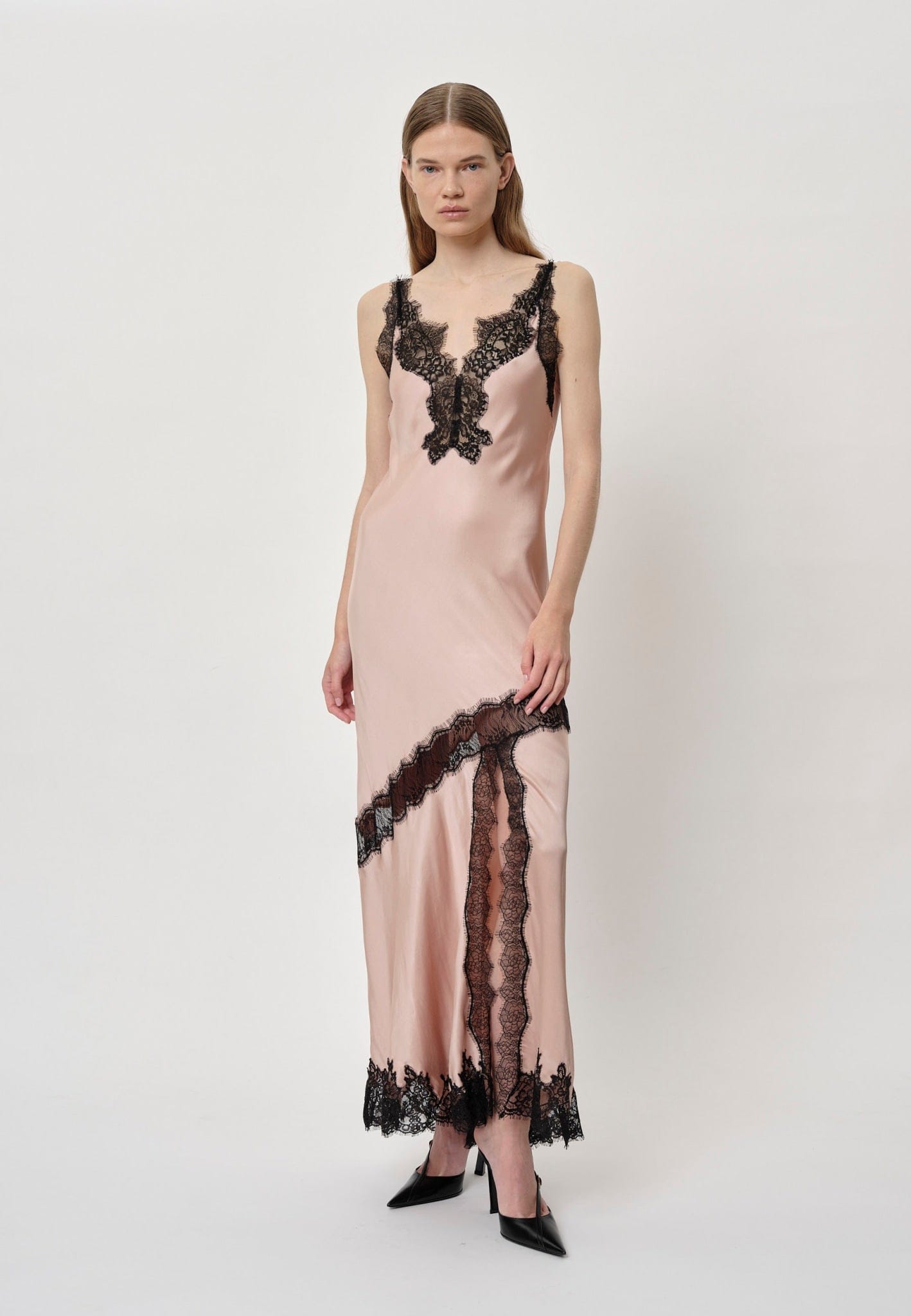 Nelly Dress - Powder made by HERSKIND