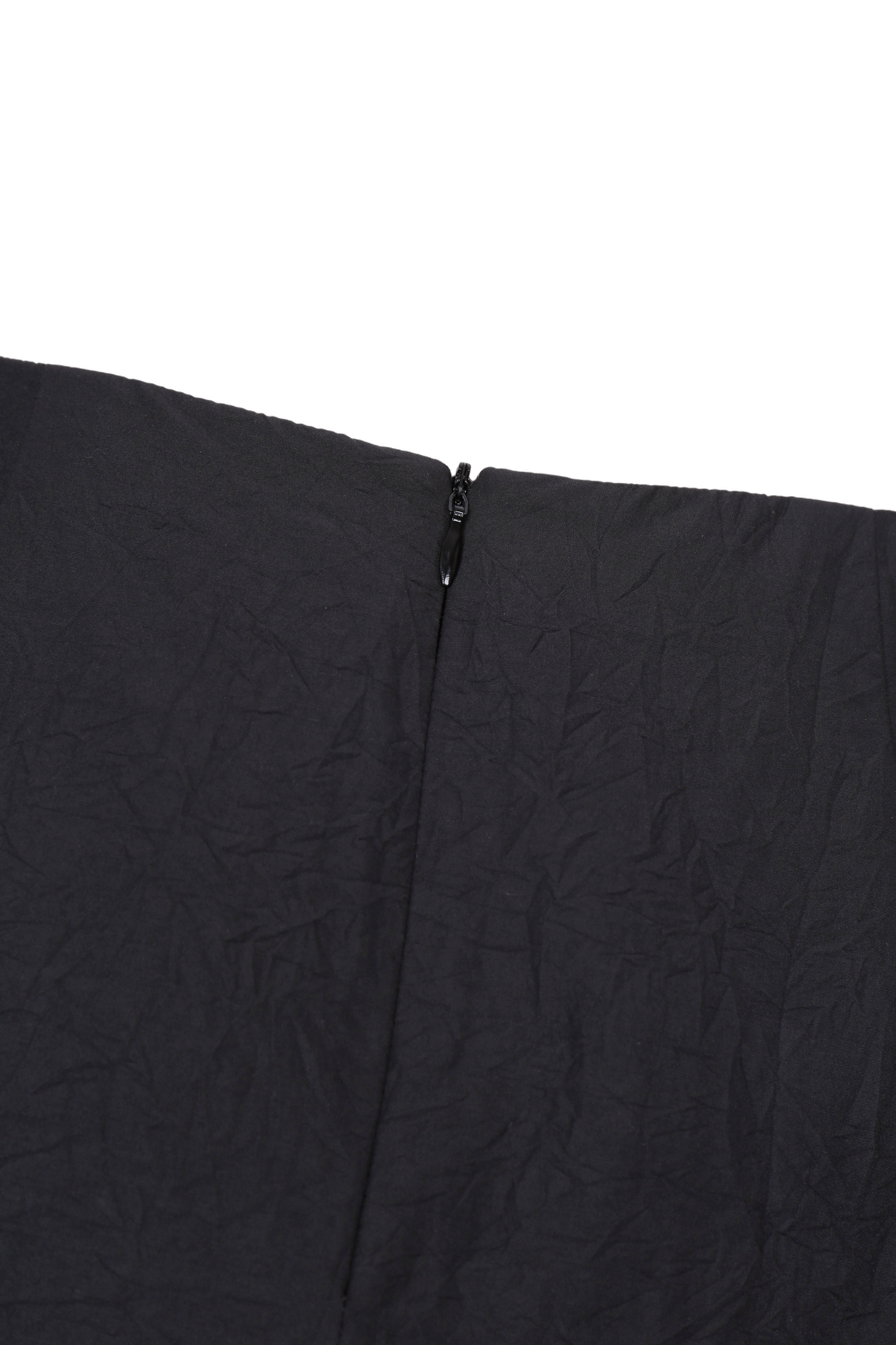 BLACK WRINKLED TEXTURE SKIRT made by YIBRI