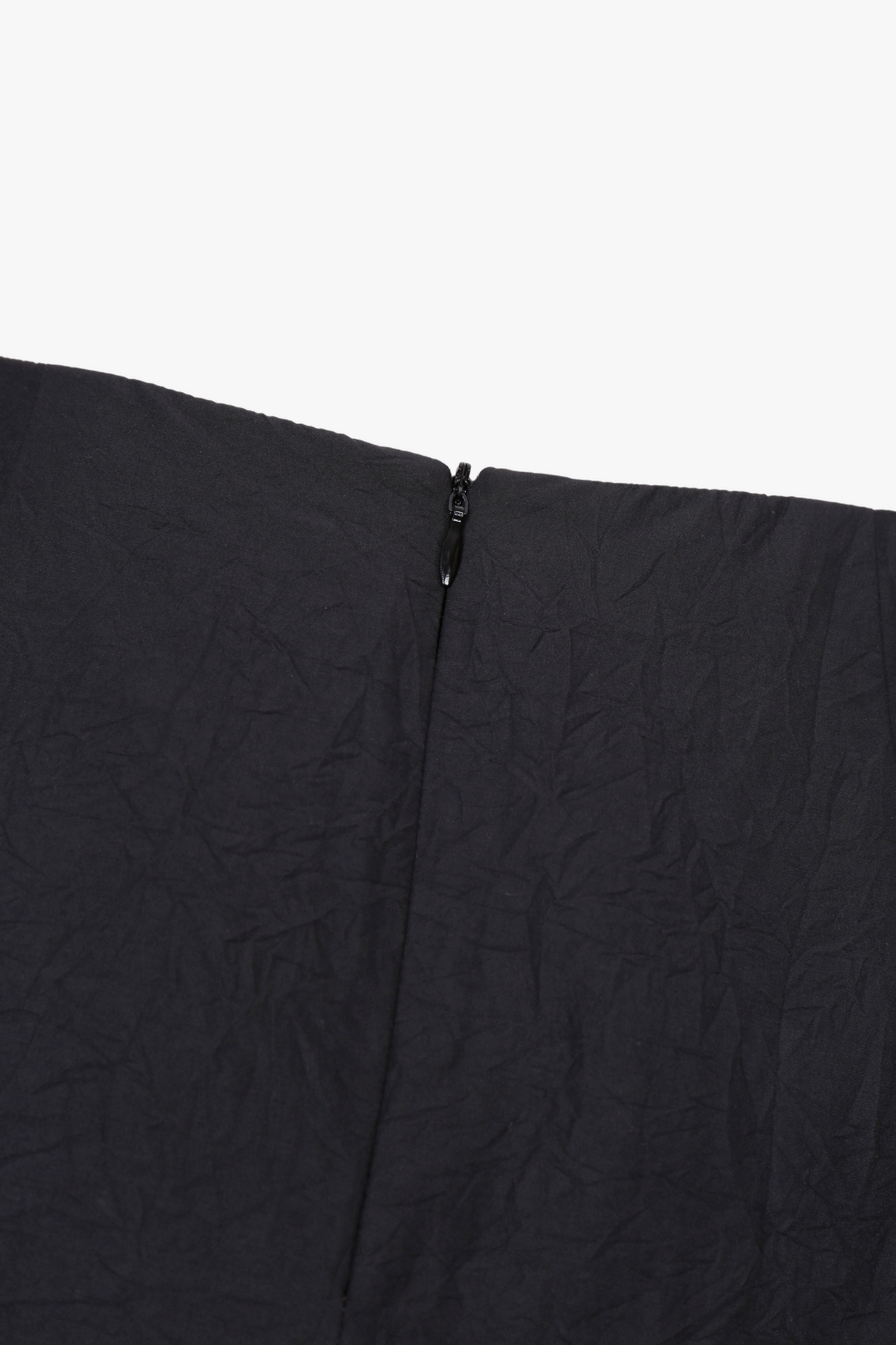 BLACK WRINKLED TEXTURE SKIRT made by YIBRI