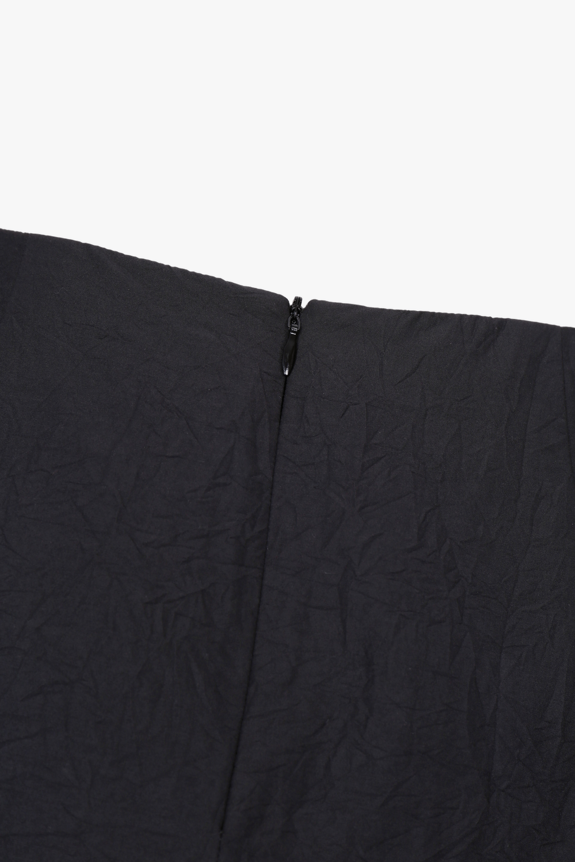 BLACK WRINKLED TEXTURE SKIRT made by YIBRI