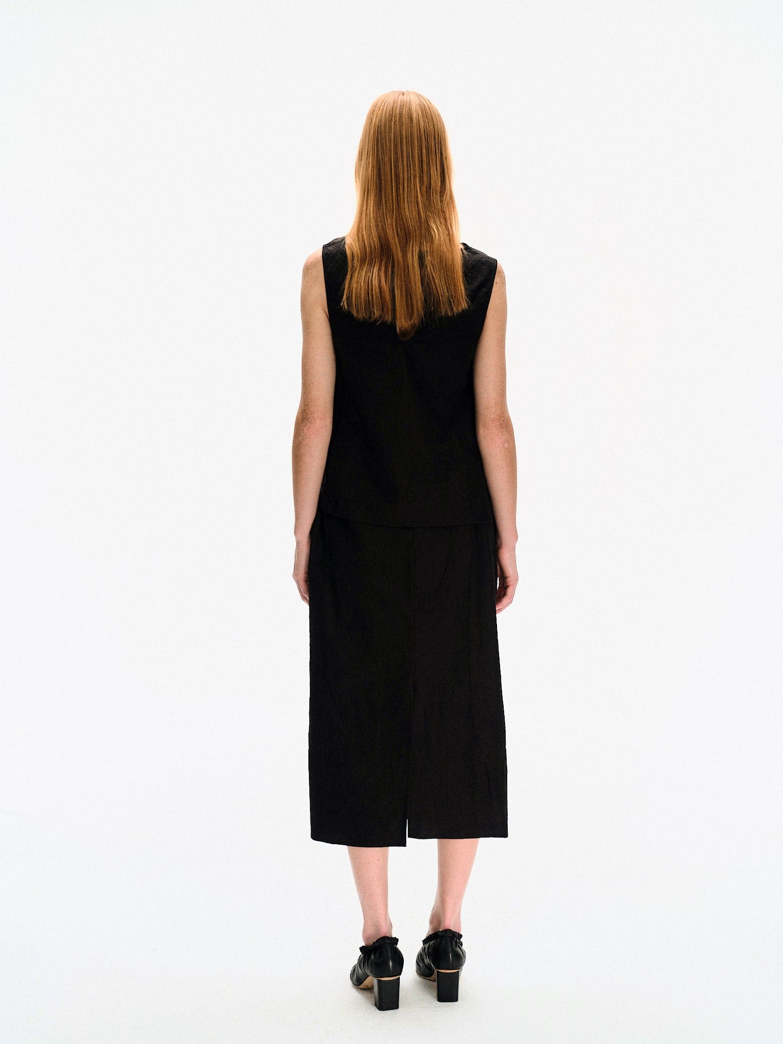 BLACK WRINKLED TEXTURE SKIRT made by YIBRI