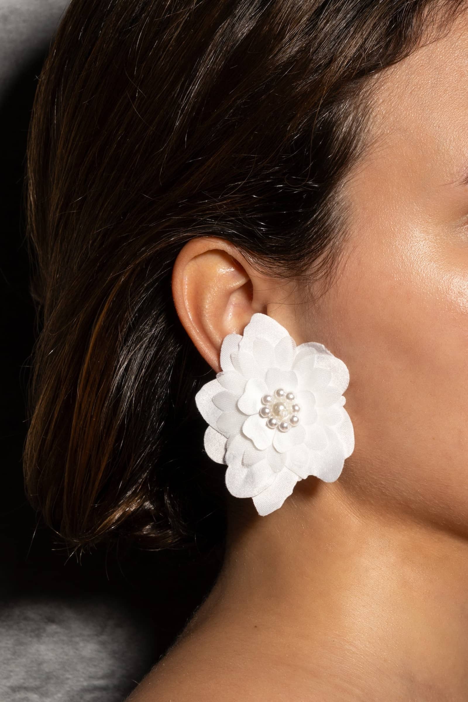 Petalos Earings Midi made by Francesca Miranda