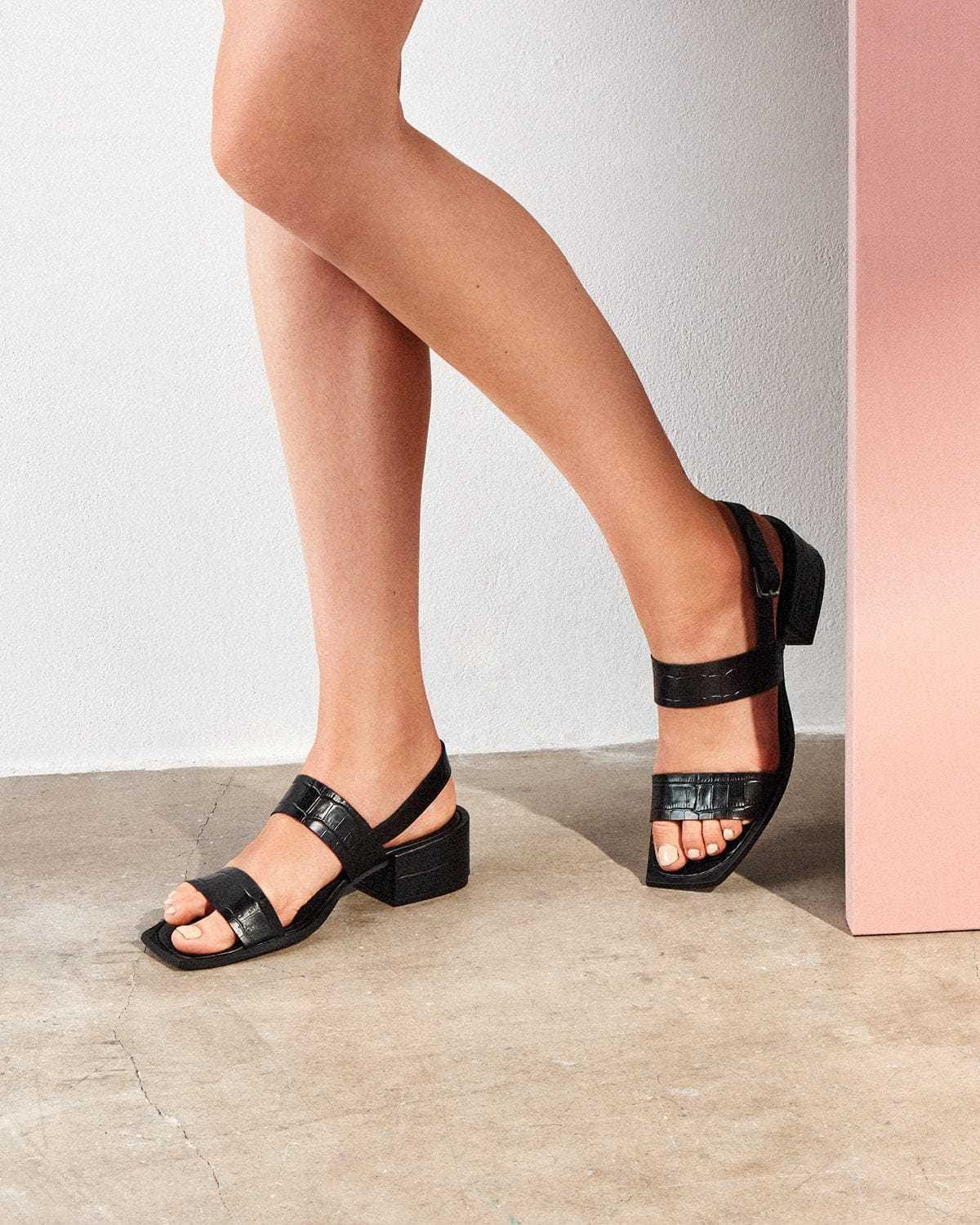 The Summer Staple - Black Croc made by ESSEN