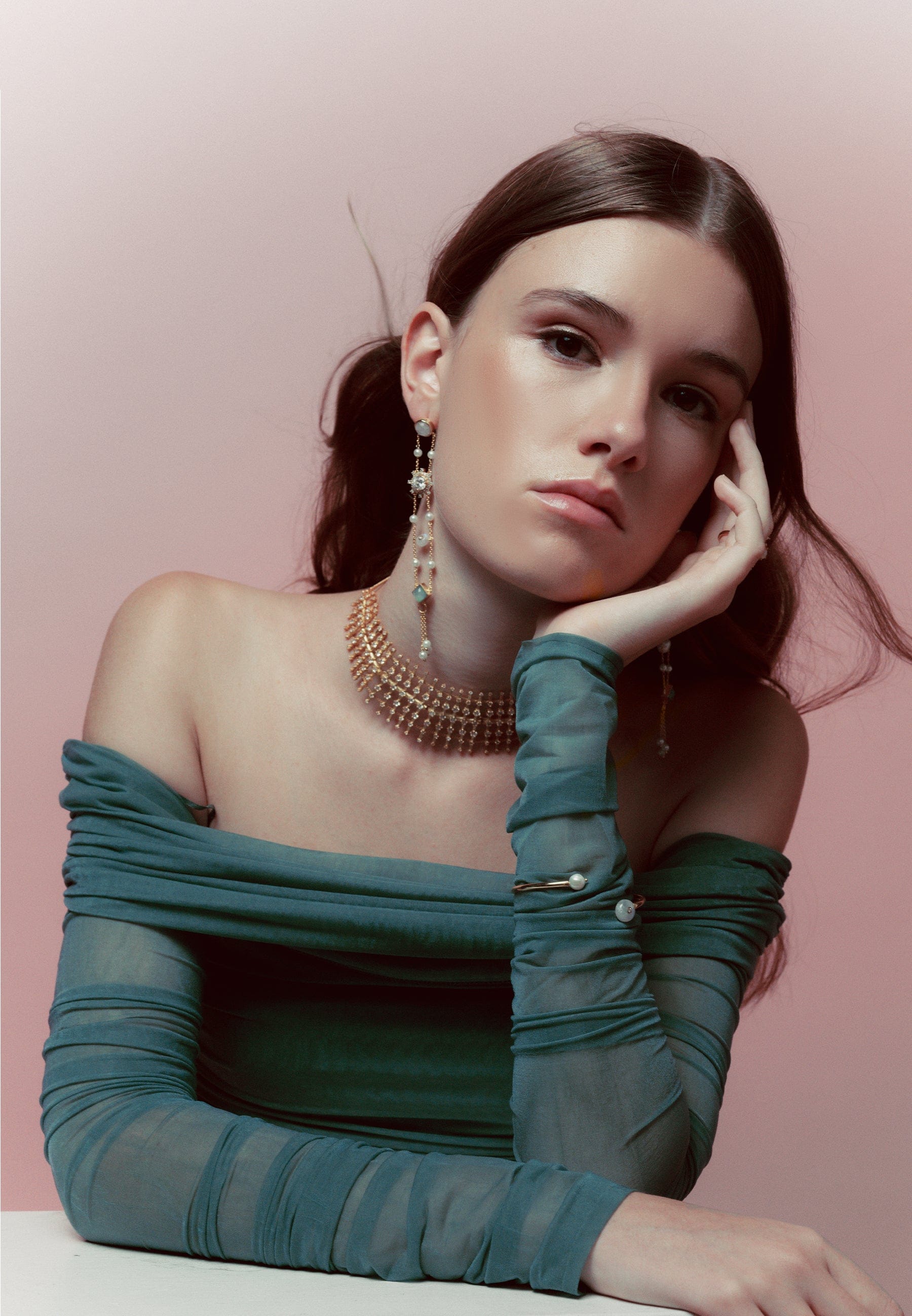 Choker Dorado Helia made by Lavani Jewels