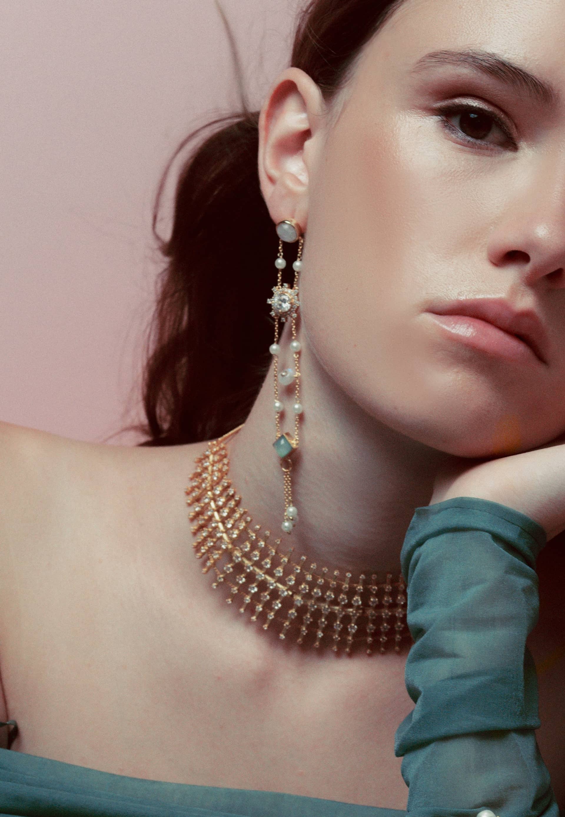 Choker Dorado Helia made by Lavani Jewels