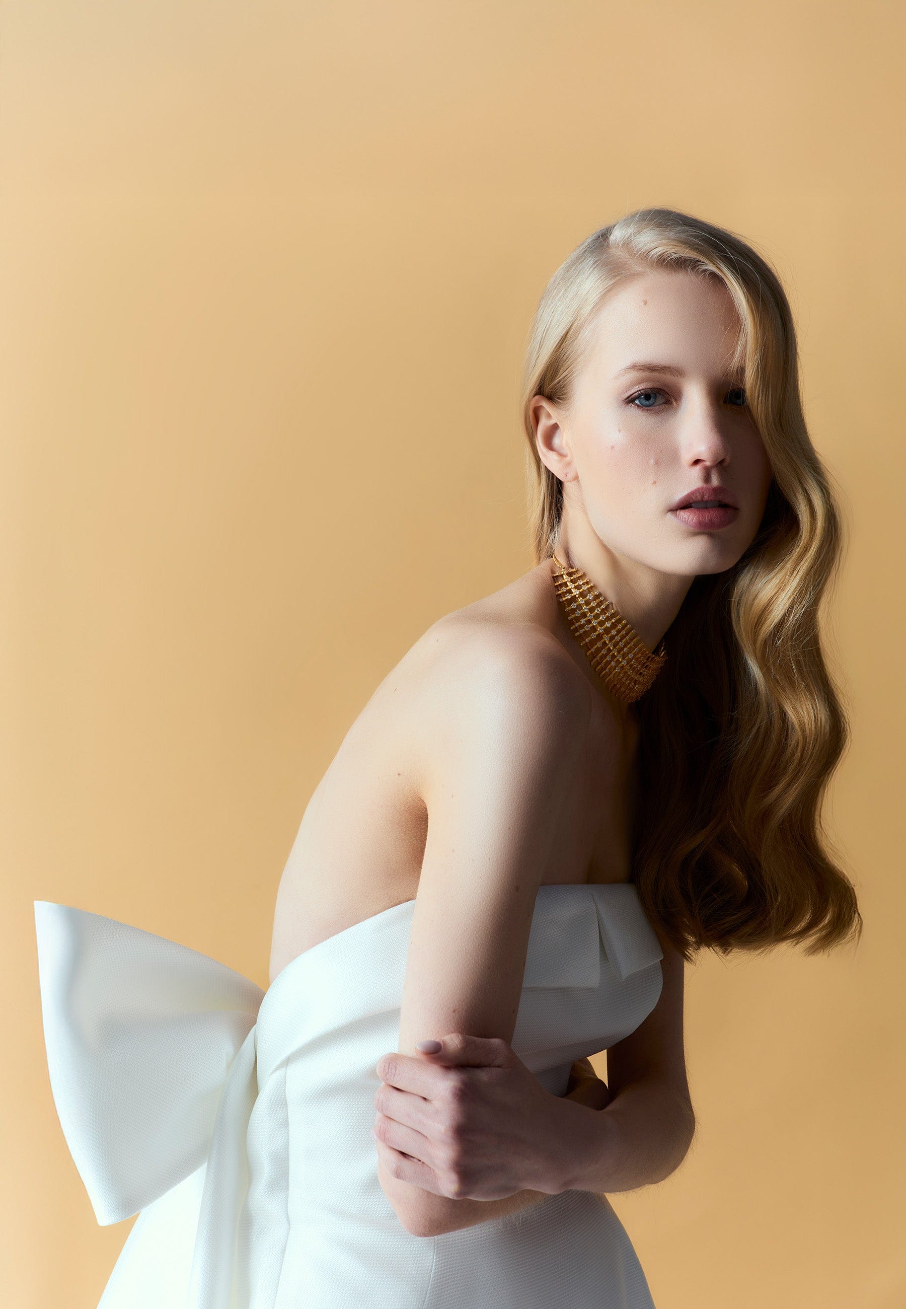 Choker Dorado Helia made by Lavani Jewels