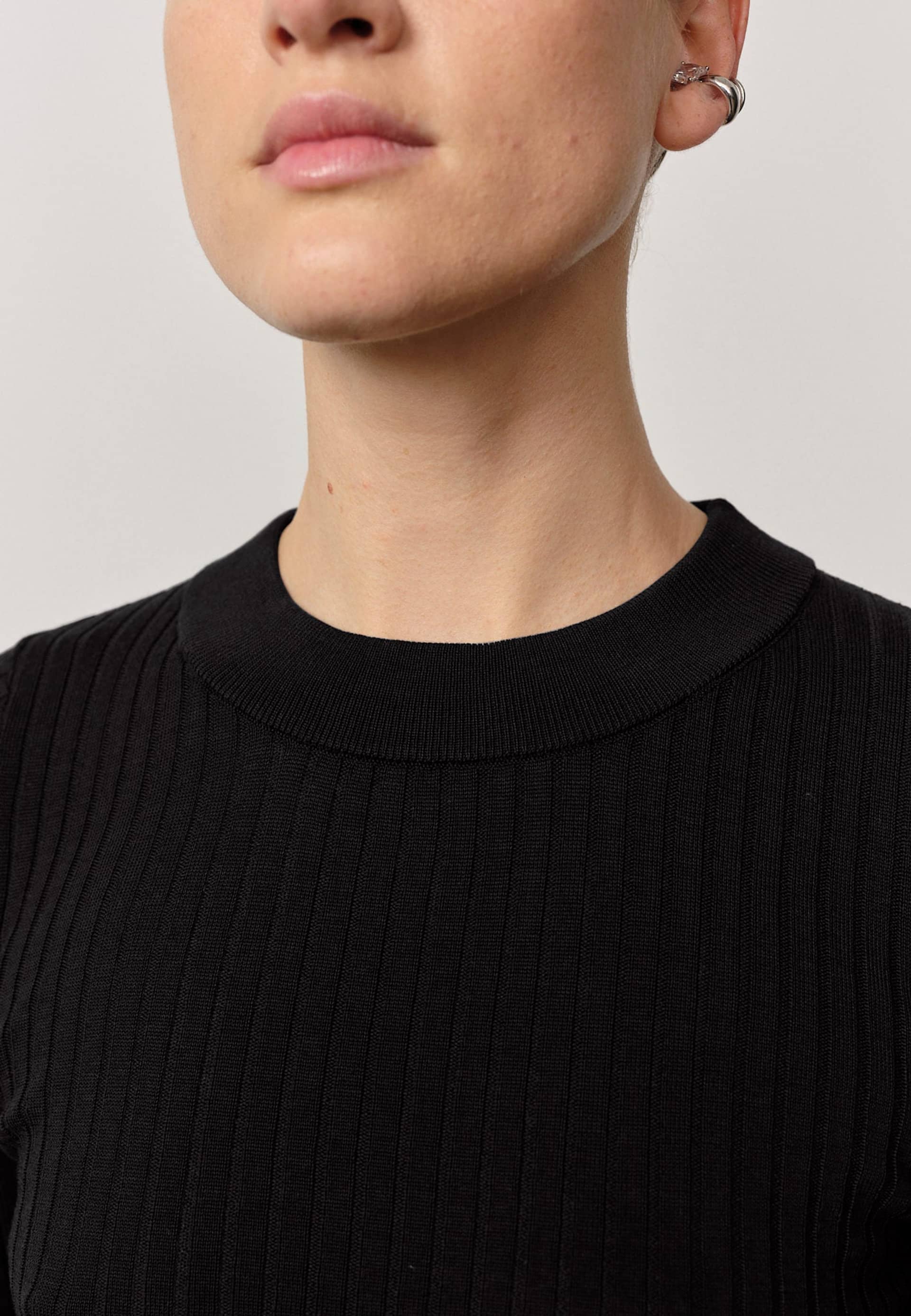 Daniella Knit Blouse - Black made by HERSKIND