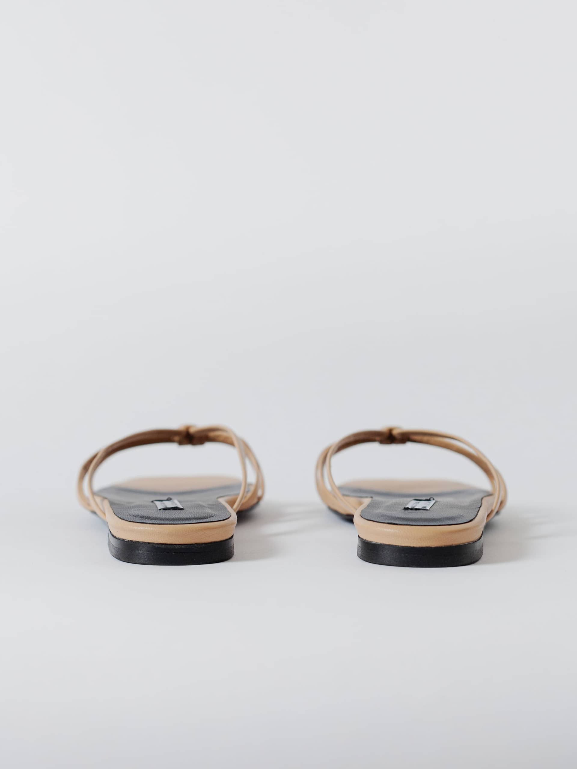 THE JENNIE FLAT NUDE made by Blankens