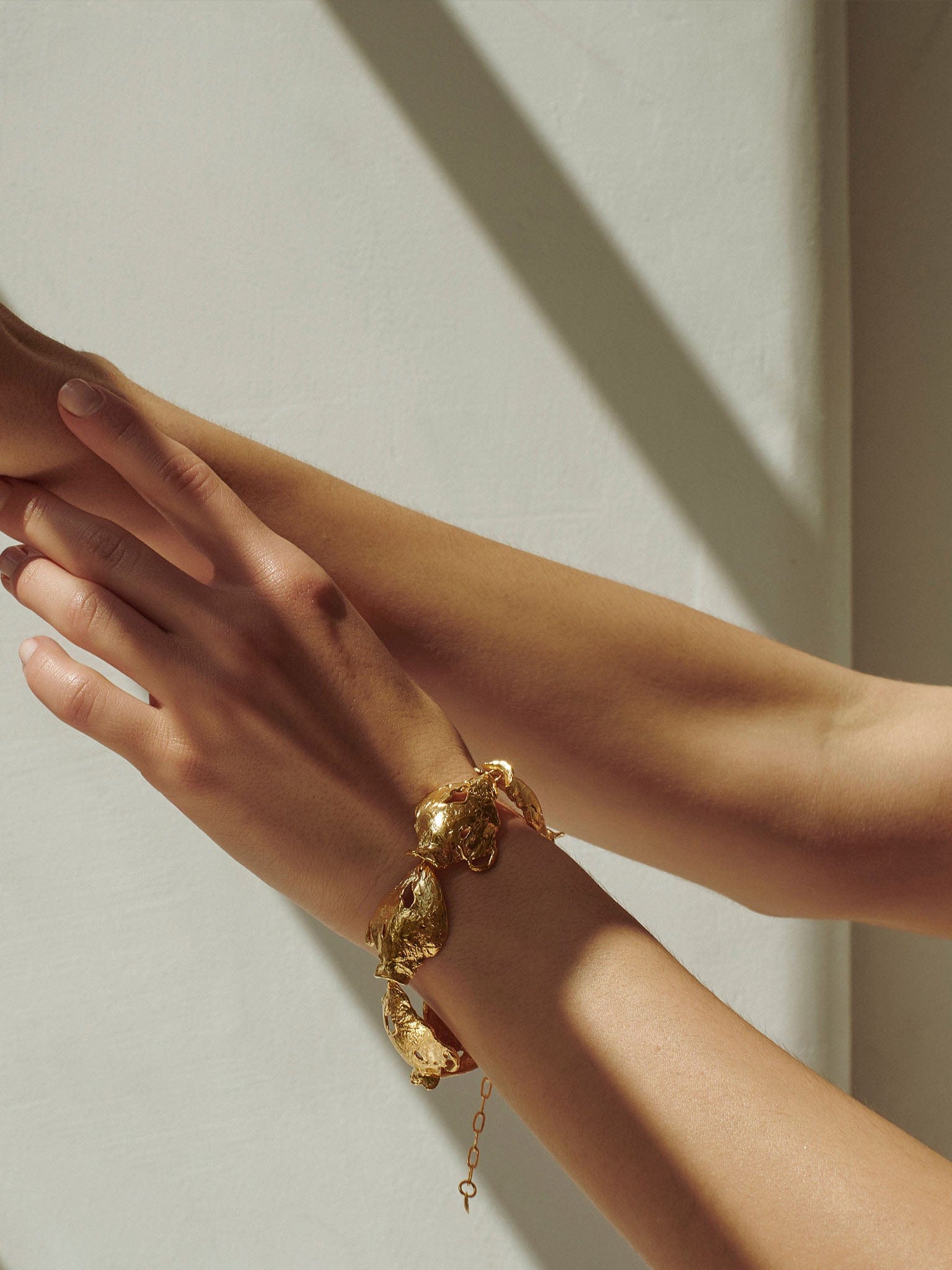 Vacation Amphora Bracelet in Gold made by Eva Remenyi