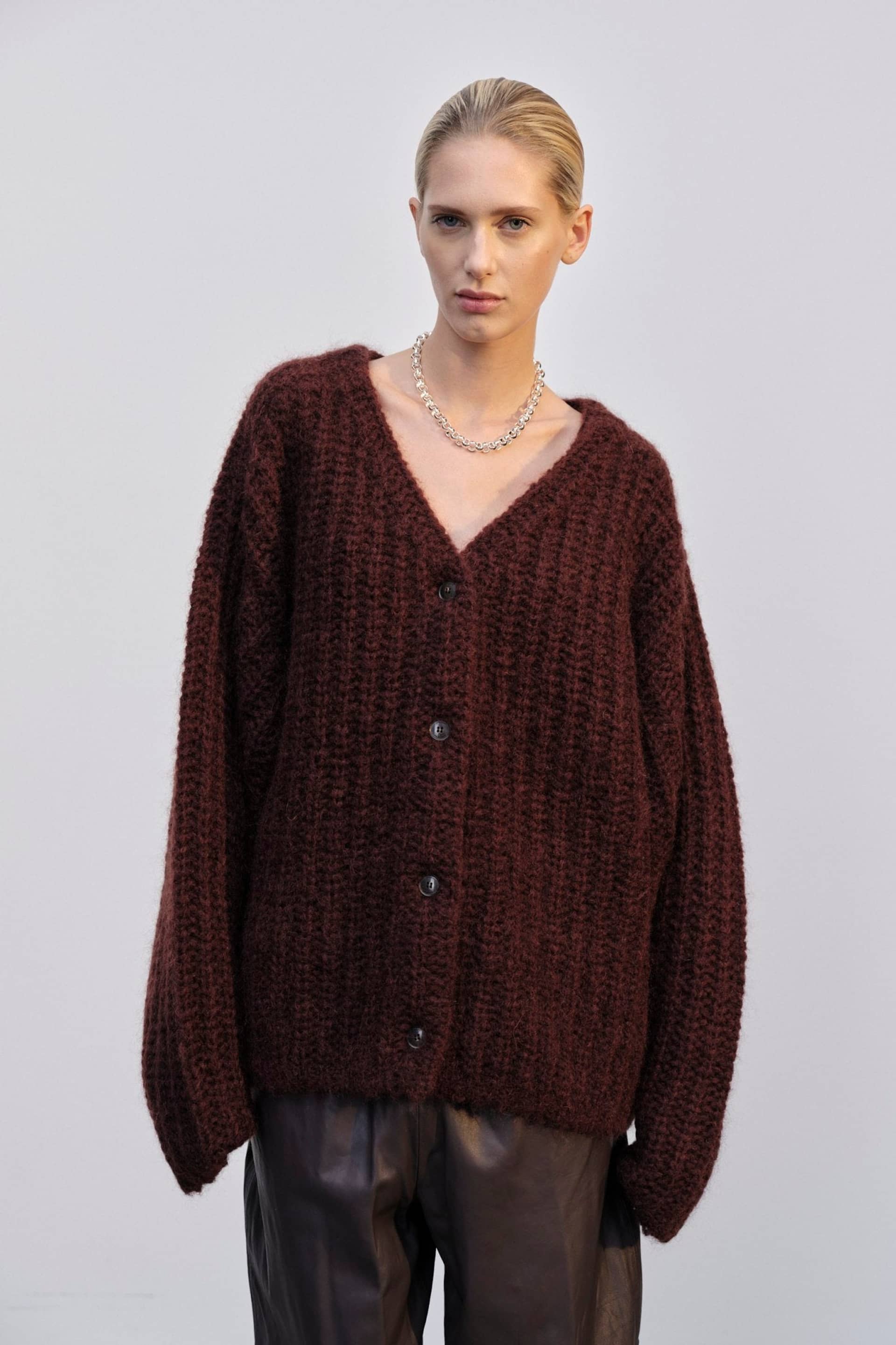 Ace Knit Cardigan - Oxblood made by HERSKIND