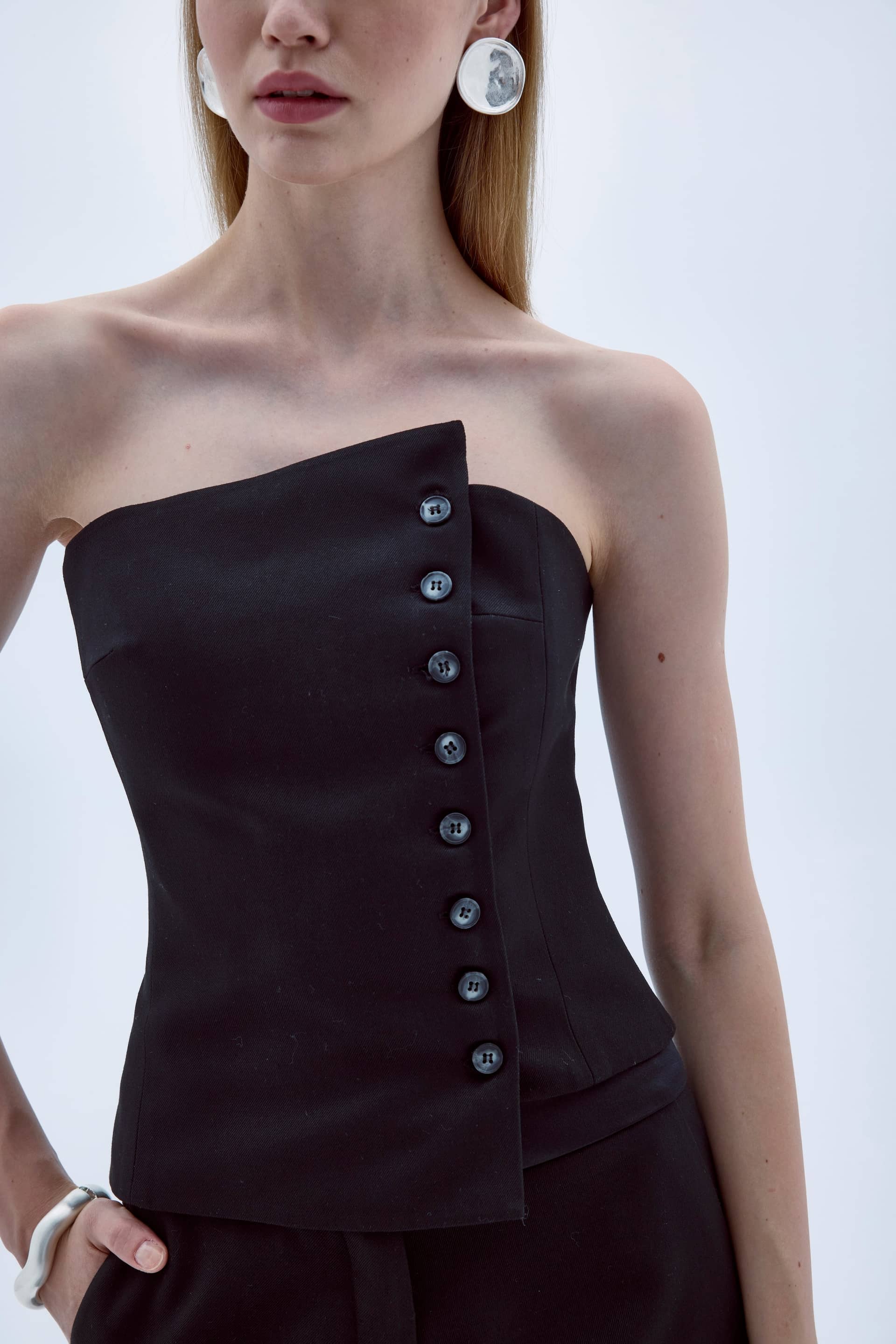 ODYLE TOP IN BLACK made by Nazli Ceren