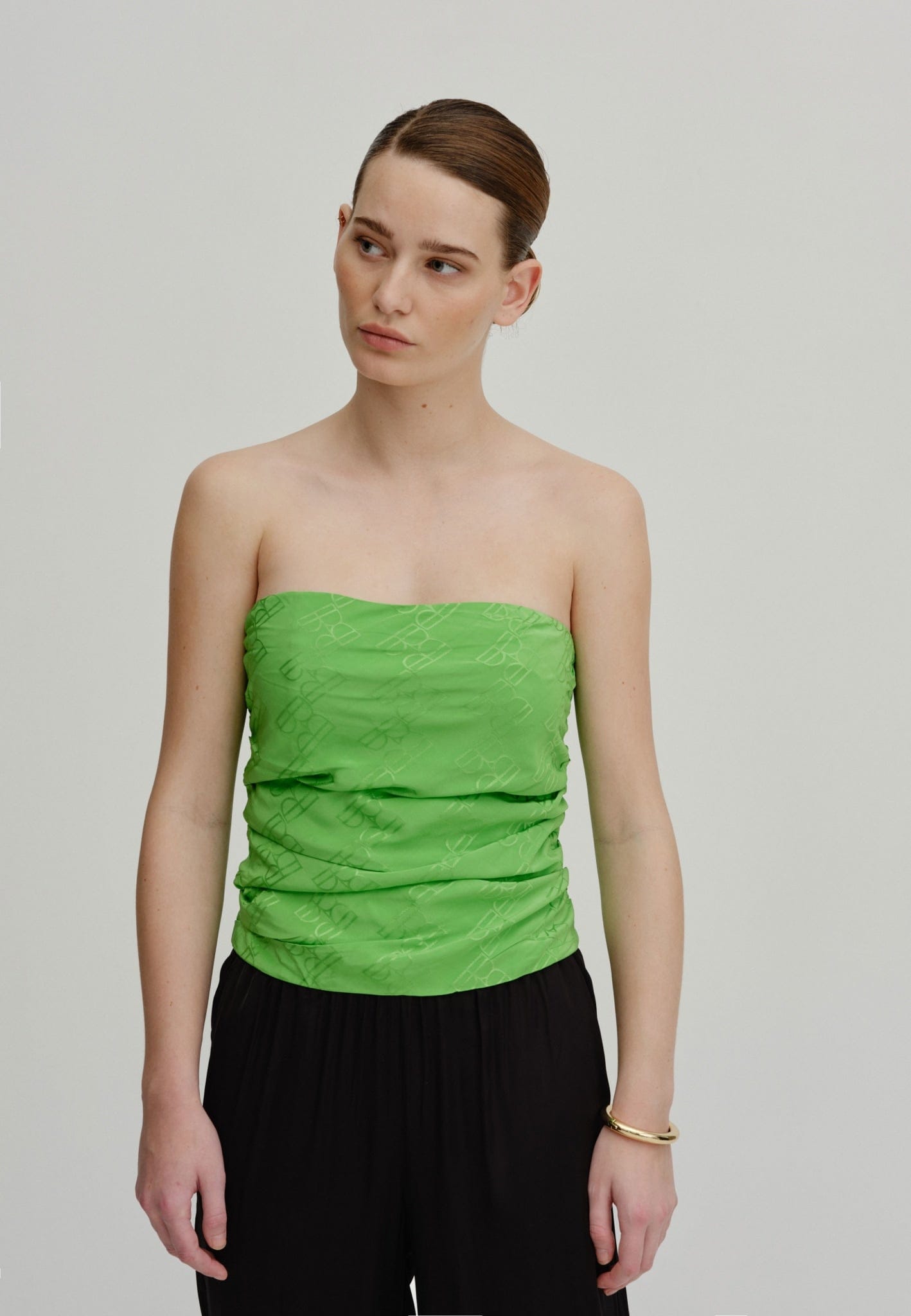 Milo Top - Grass Green in Green made by HERSKIND
