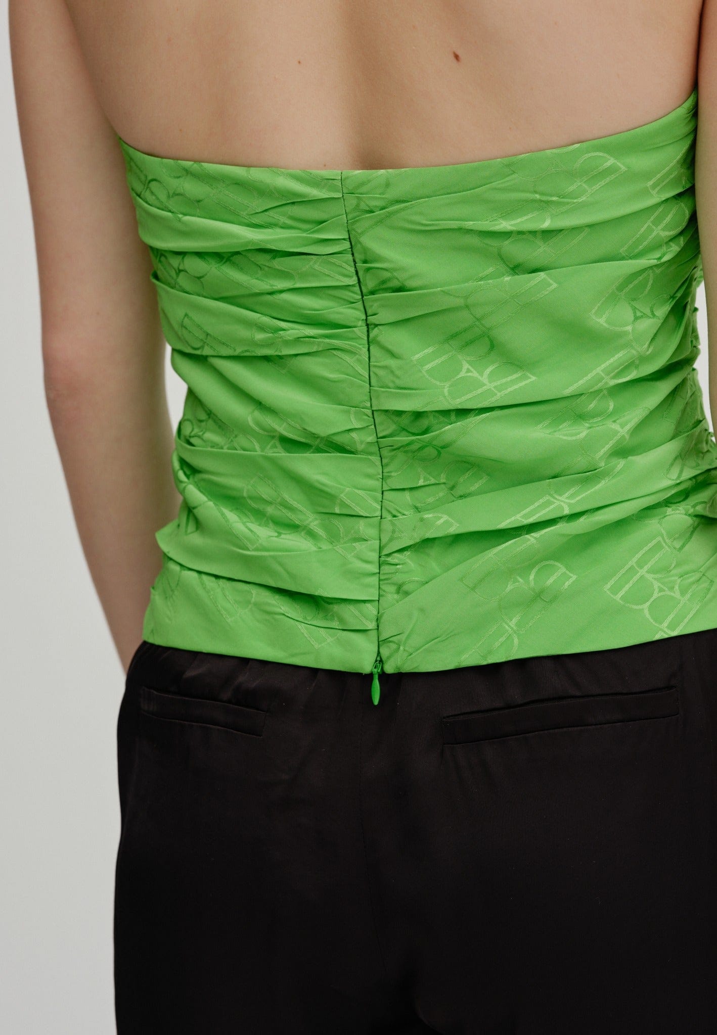 Milo Top - Grass Green in Green made by HERSKIND