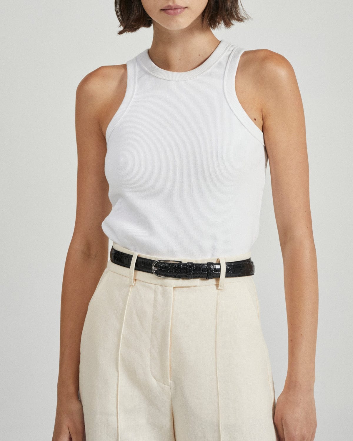 The Classic Belt - Black Croc in Black made by ESSEN