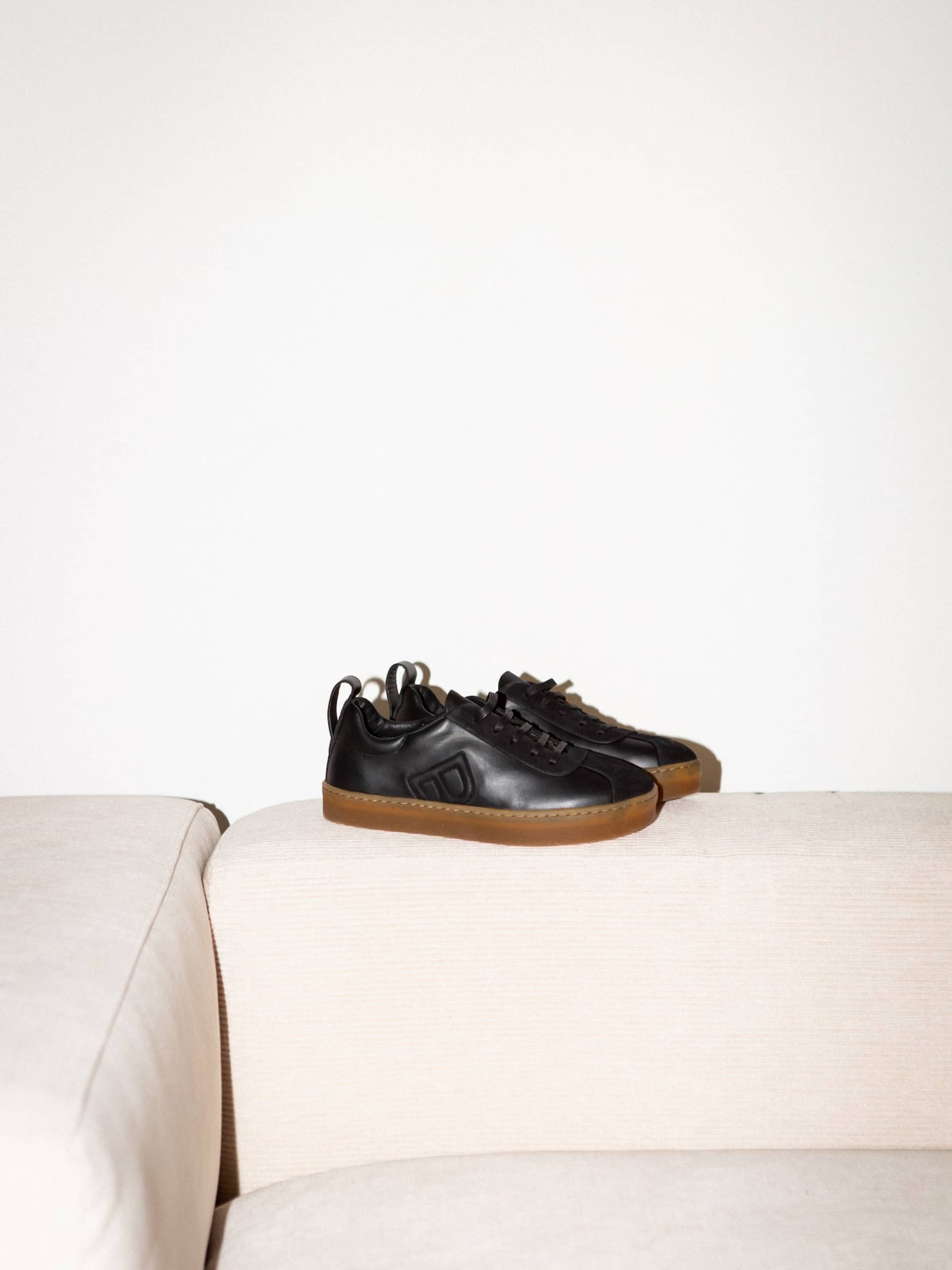 THE ELIN BLACK SNEAKER made by Blankens