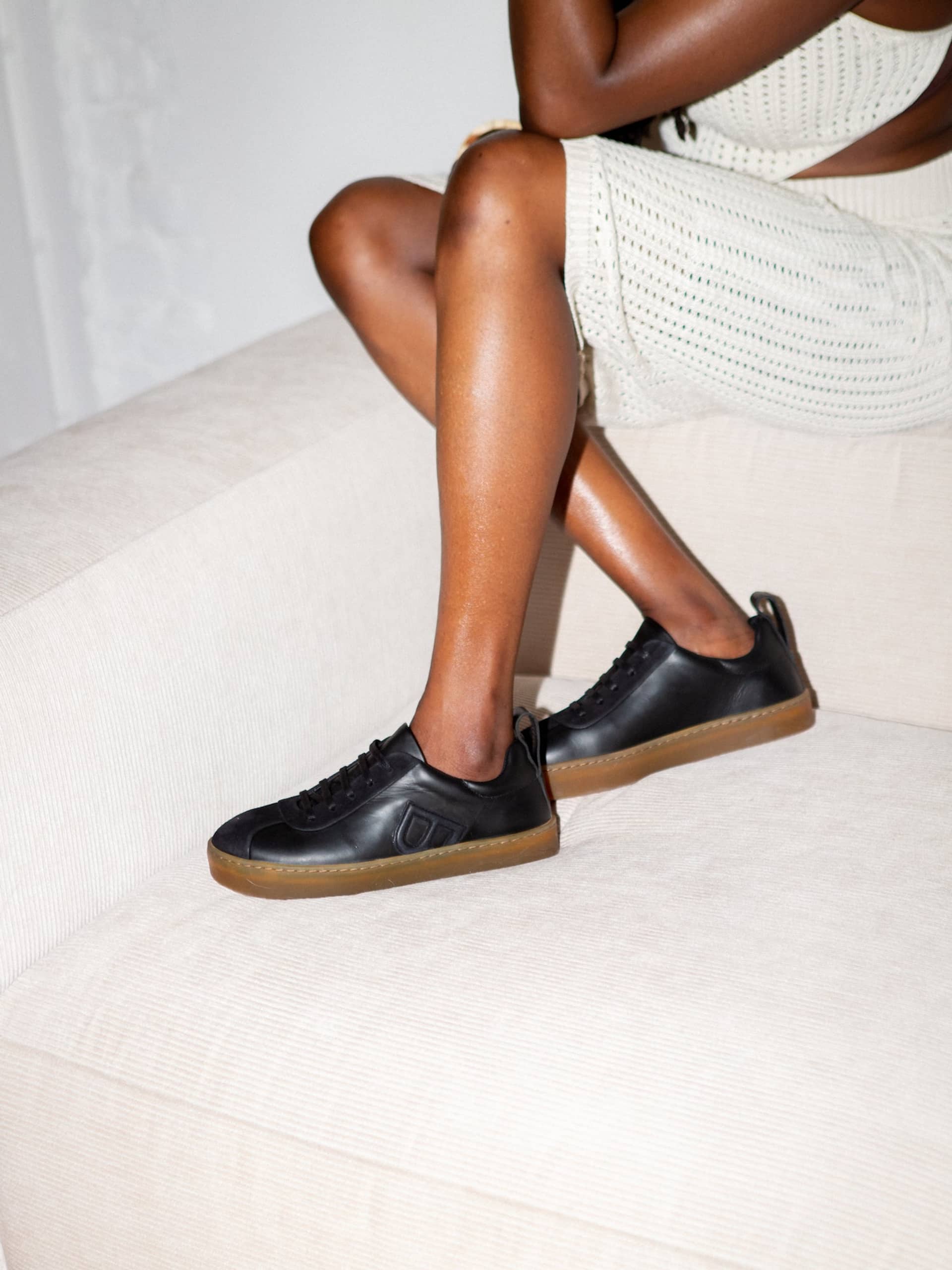 THE ELIN BLACK SNEAKER made by Blankens