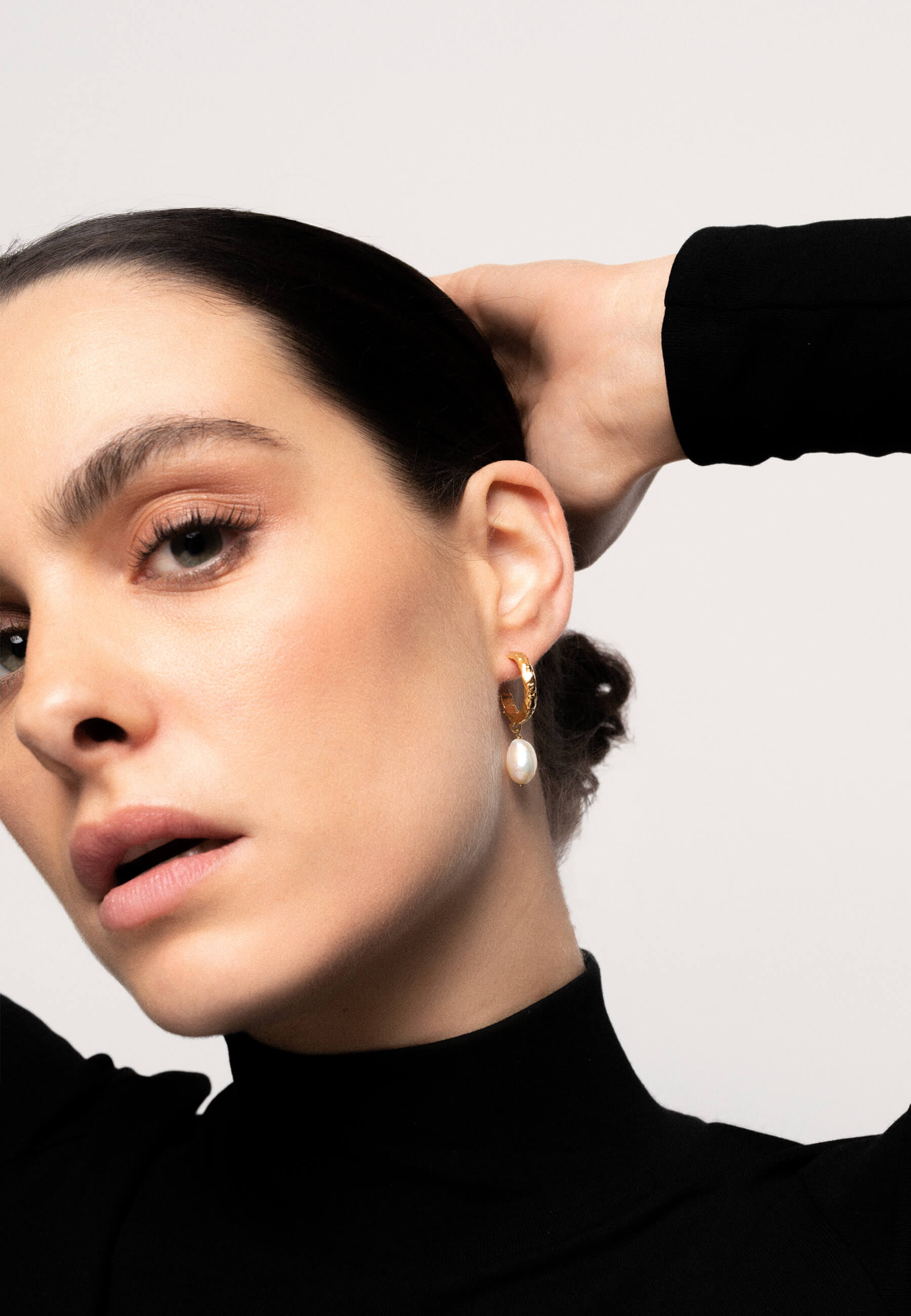 Aros Sadie Pearl made by Lavani Jewels