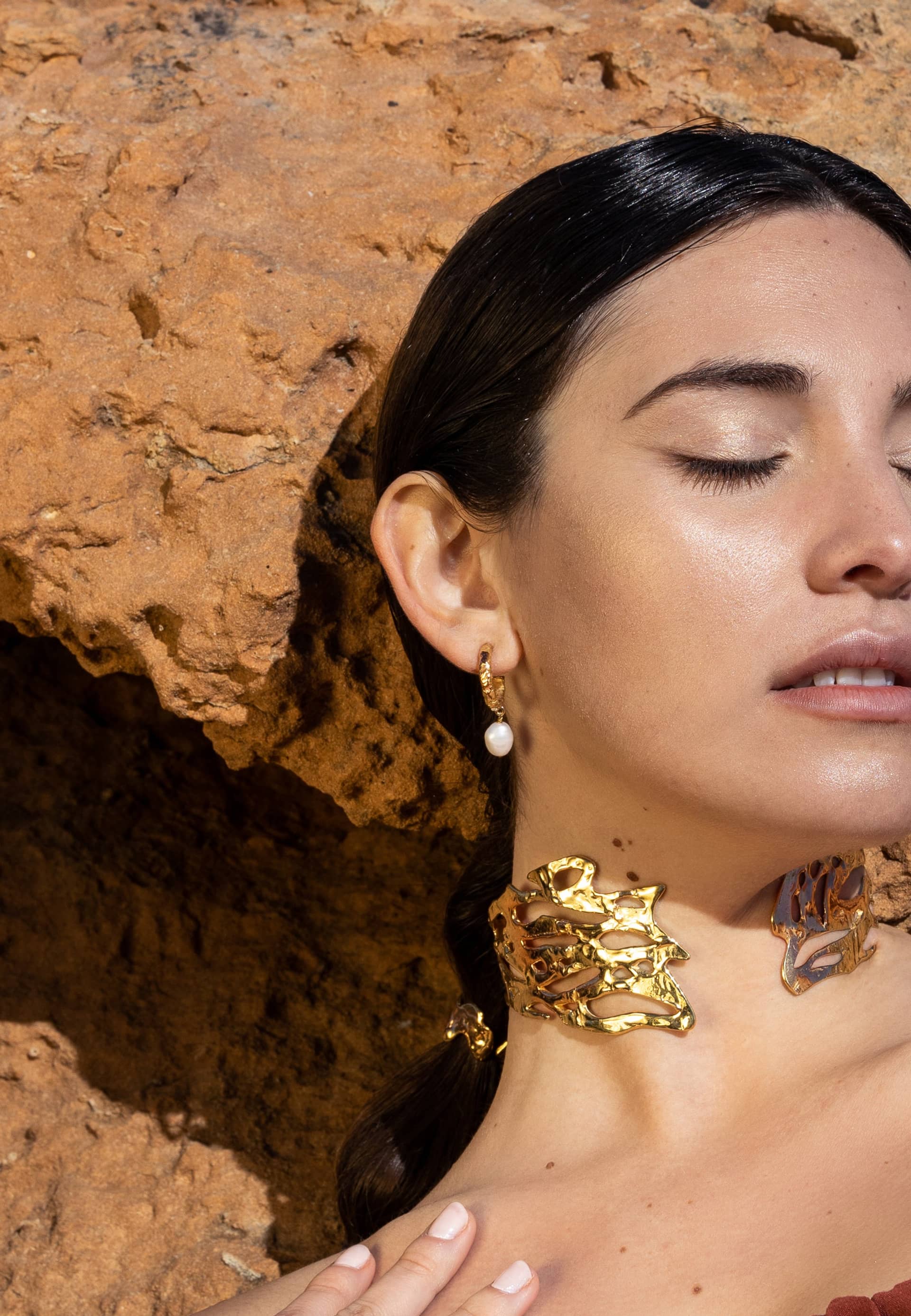 Aros Sadie Pearl made by Lavani Jewels