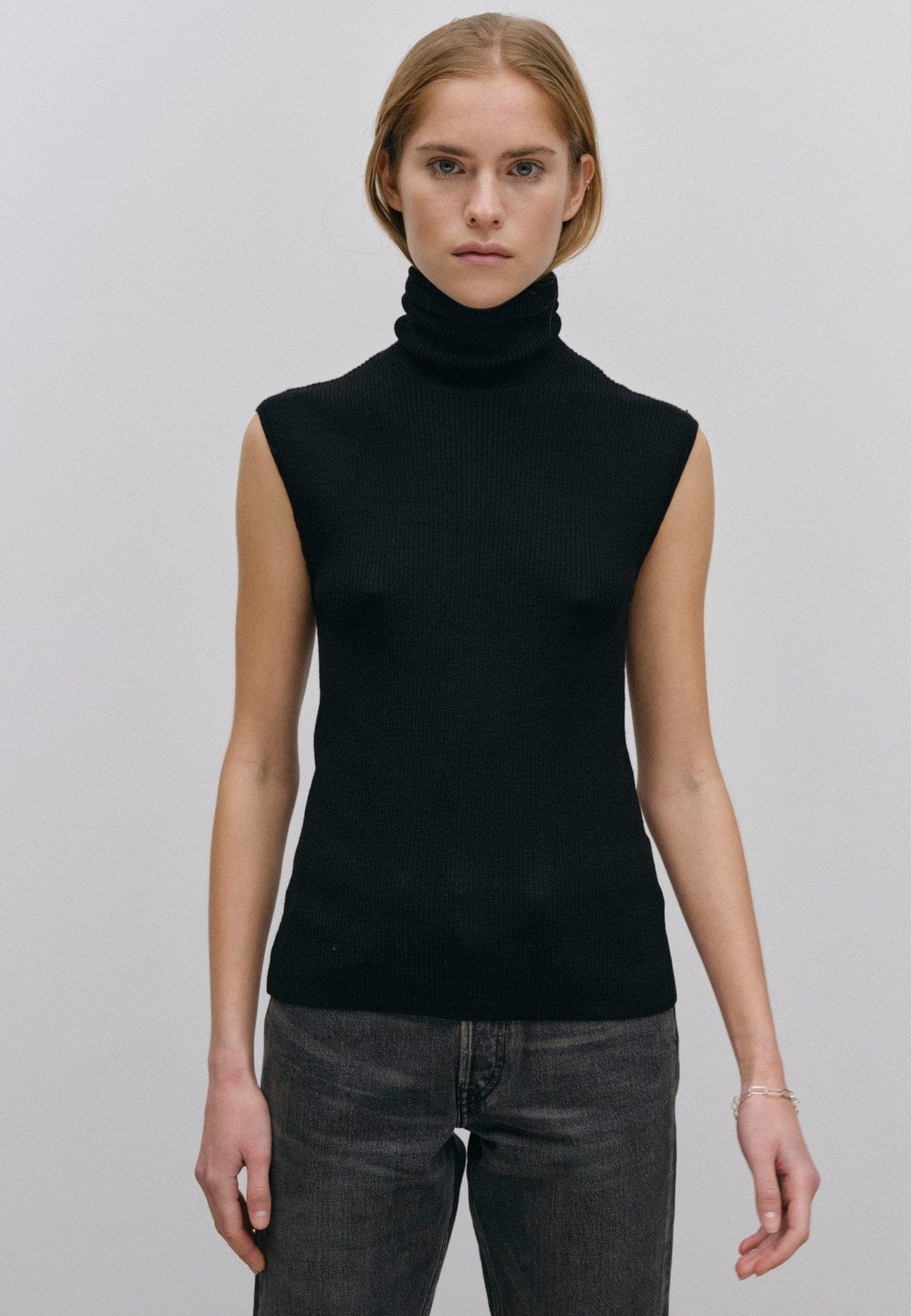 Baily Knit Vest - Black made by HERSKIND