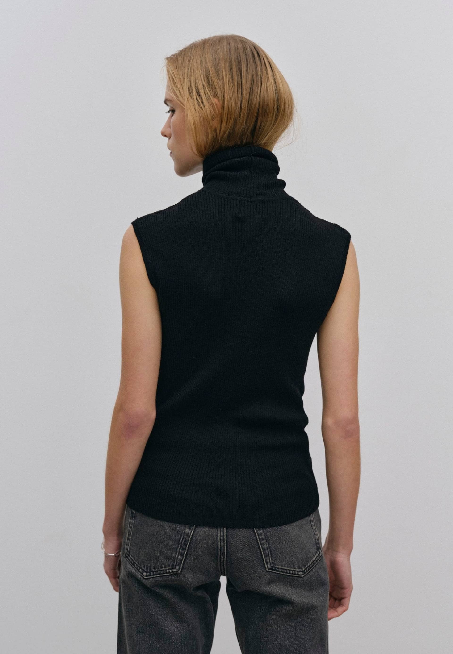 Baily Knit Vest - Black made by HERSKIND