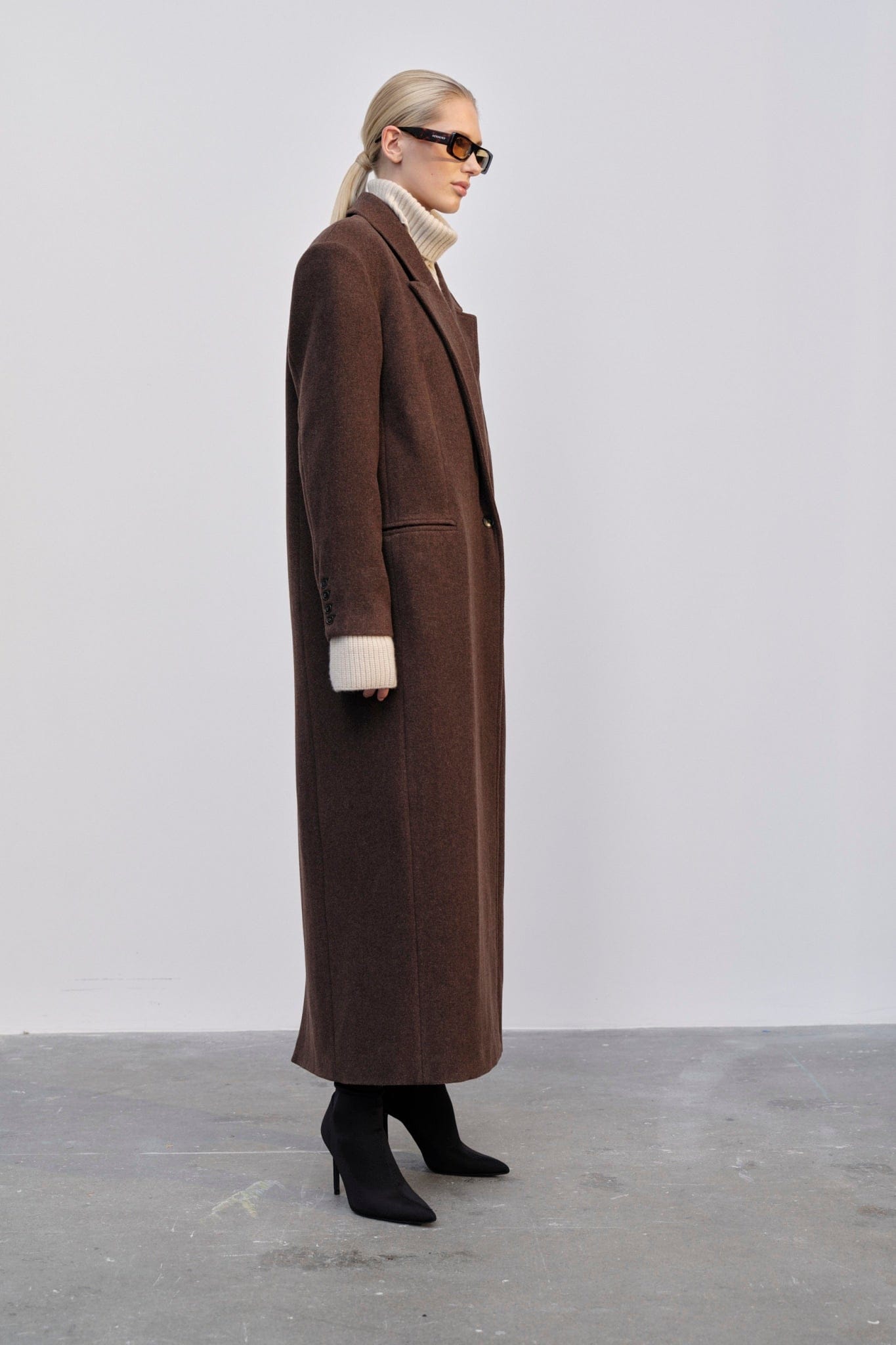Drew Coat - Brown made by HERSKIND