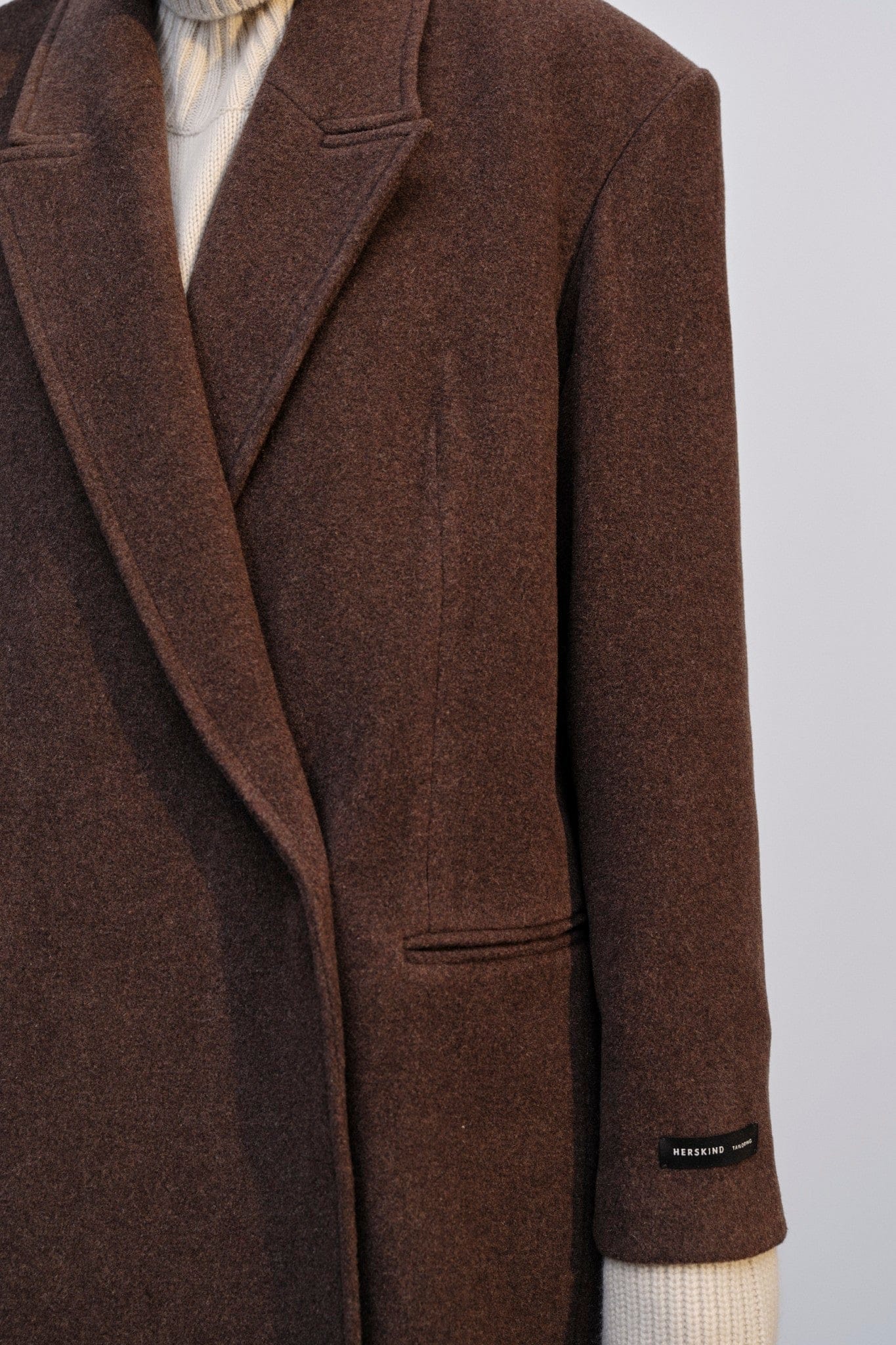 Drew Coat - Brown made by HERSKIND