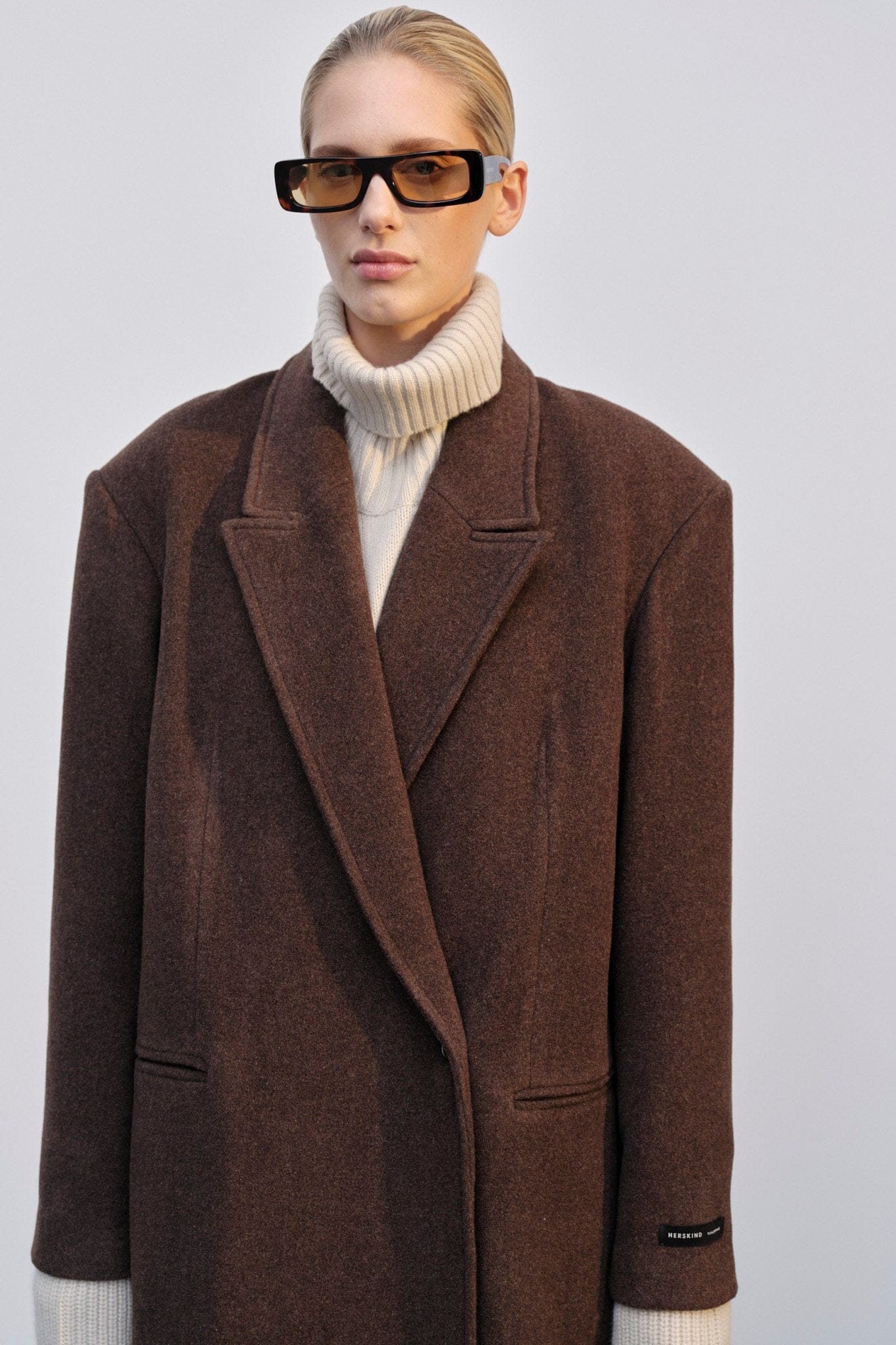 Drew Coat - Brown made by HERSKIND