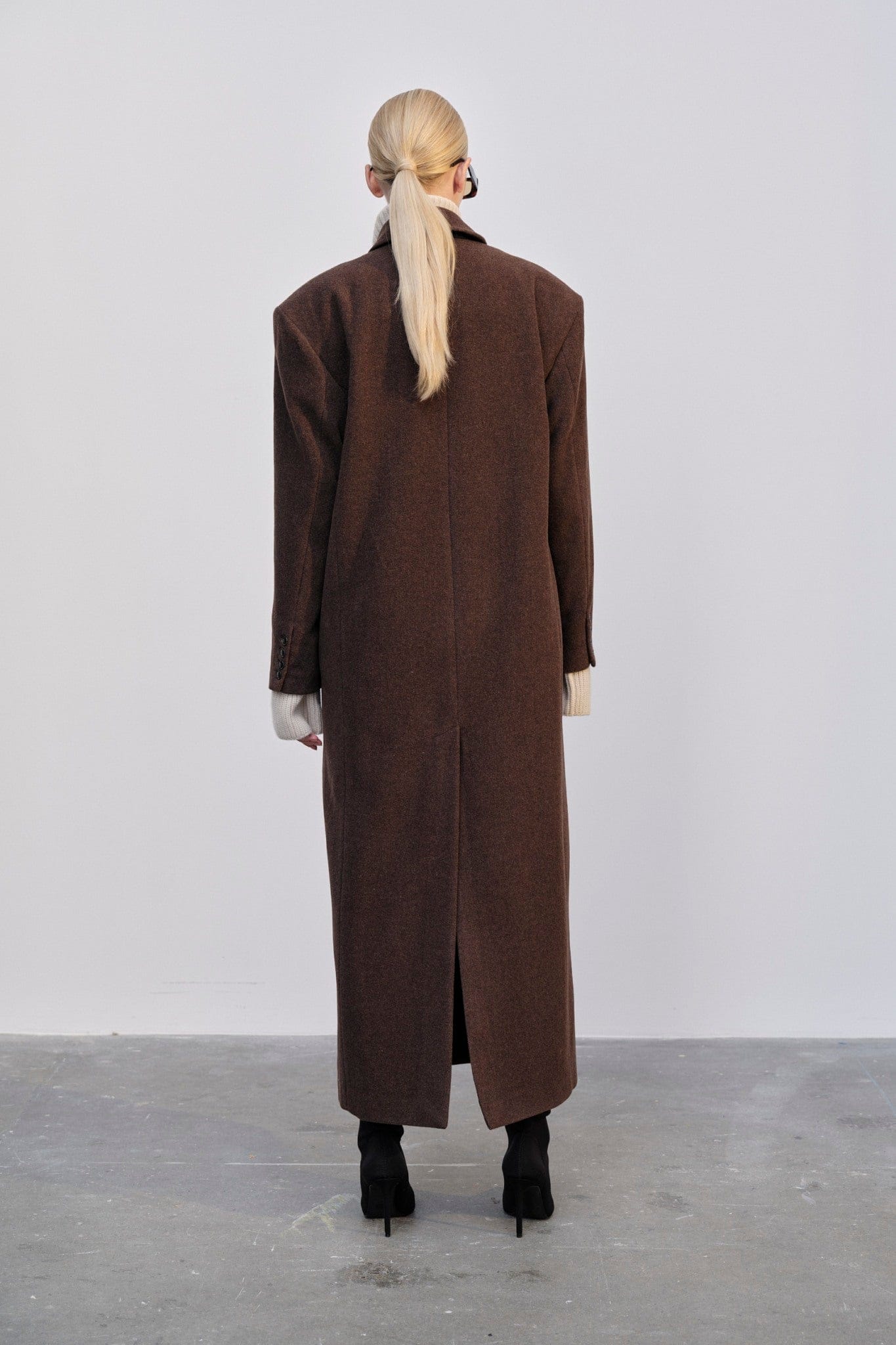 Drew Coat - Brown made by HERSKIND