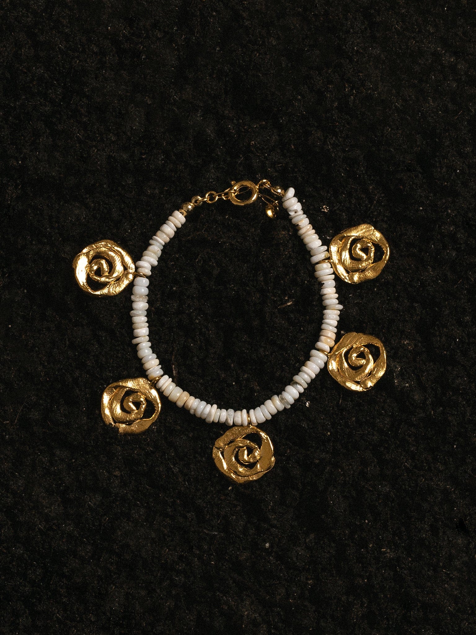 Origin Opal Bracelet Gold made by Eva Remenyi