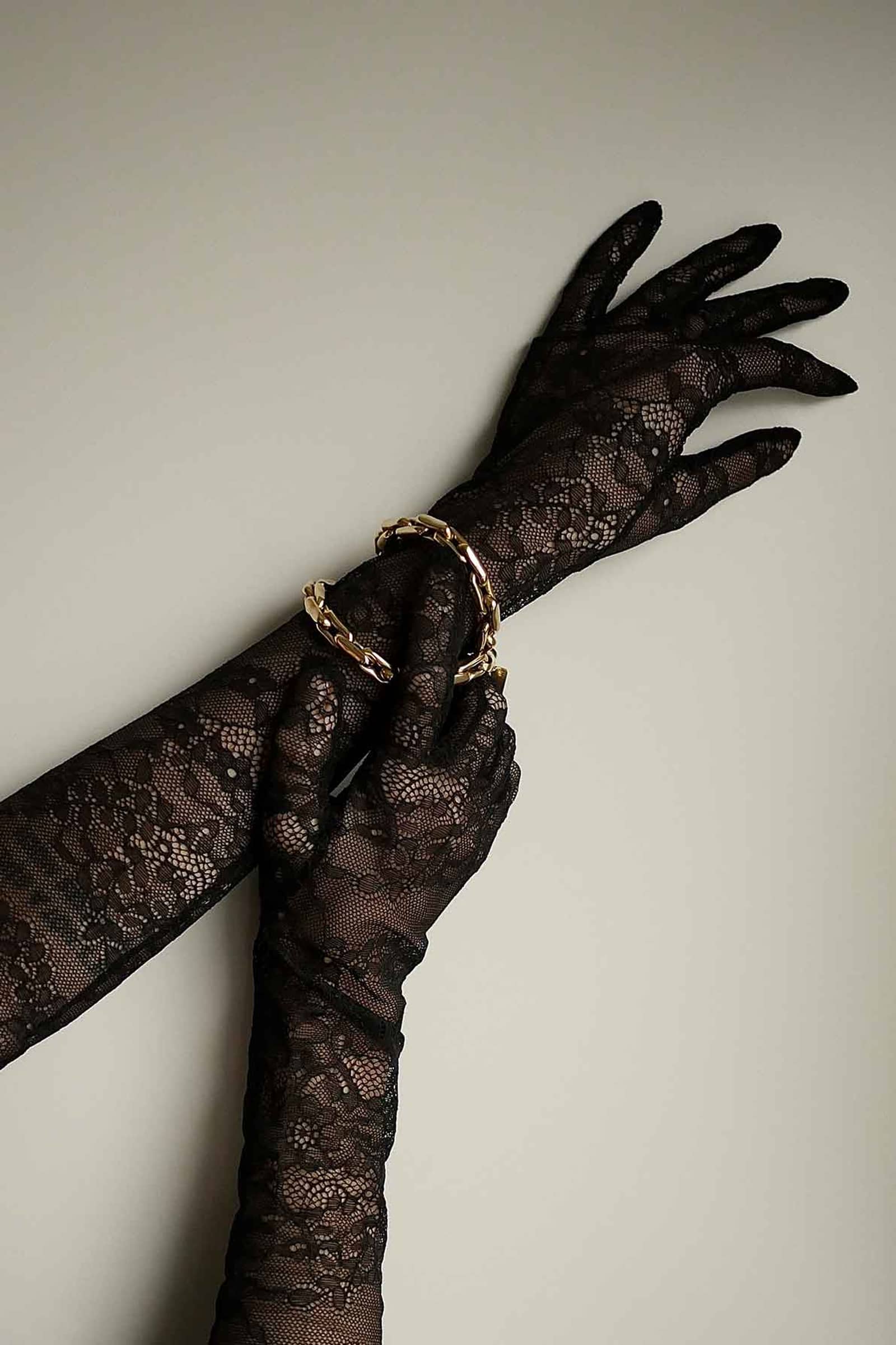 Lace Long Black made by Handsome Stockholm