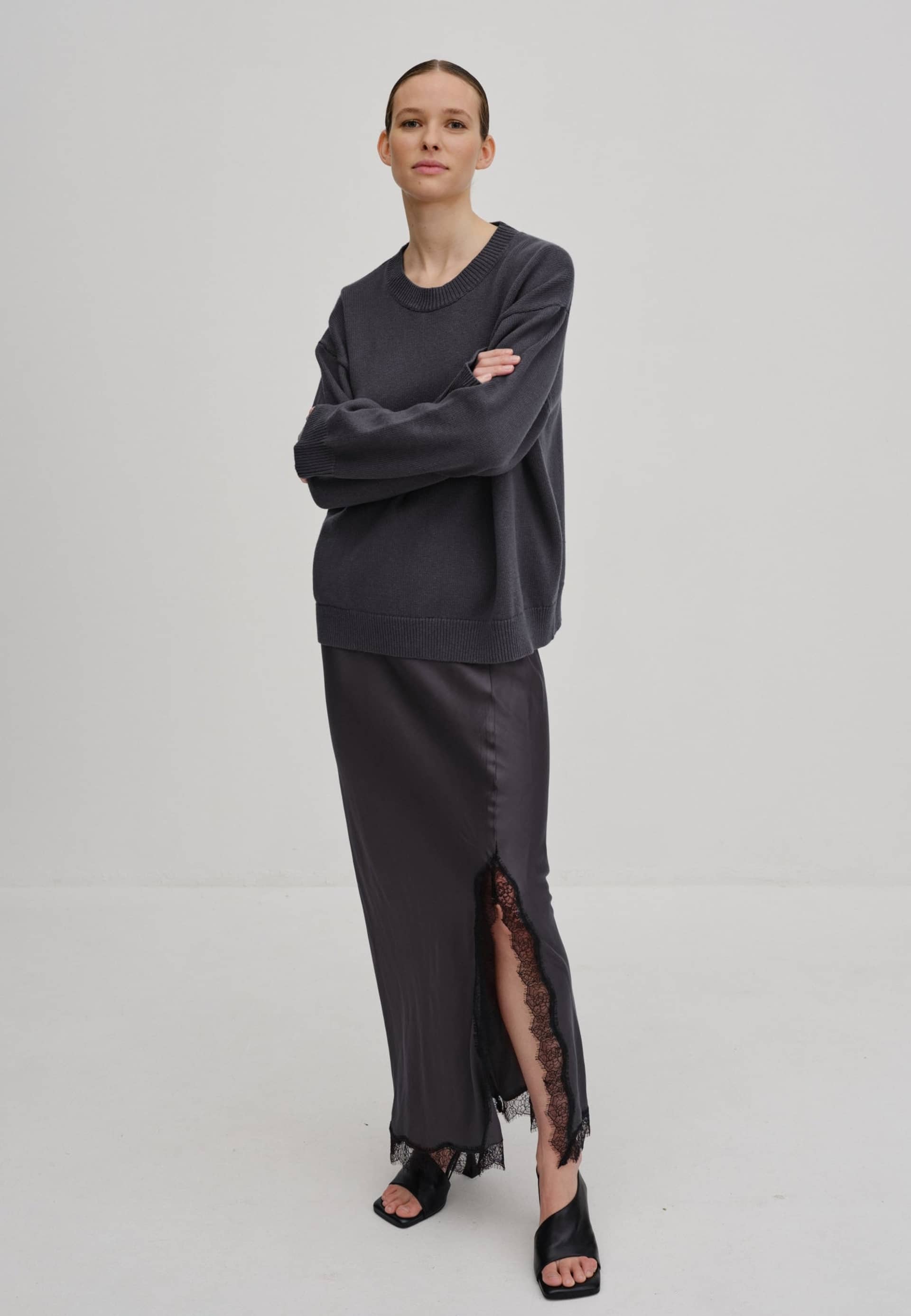 Doofa Knit Roundneck - Grey melange in Grey made by HERSKIND