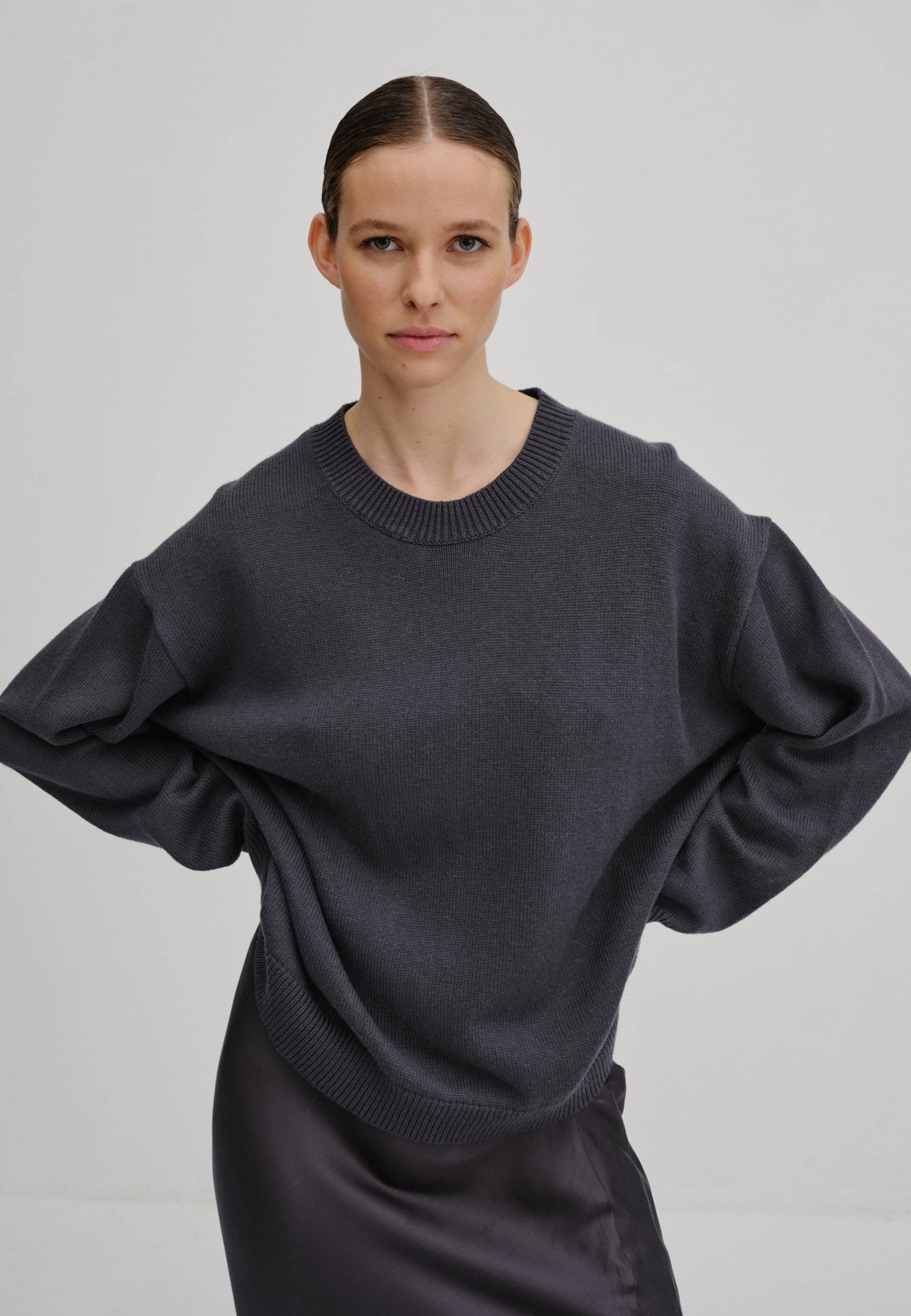 Doofa Knit Roundneck - Grey melange in Grey made by HERSKIND