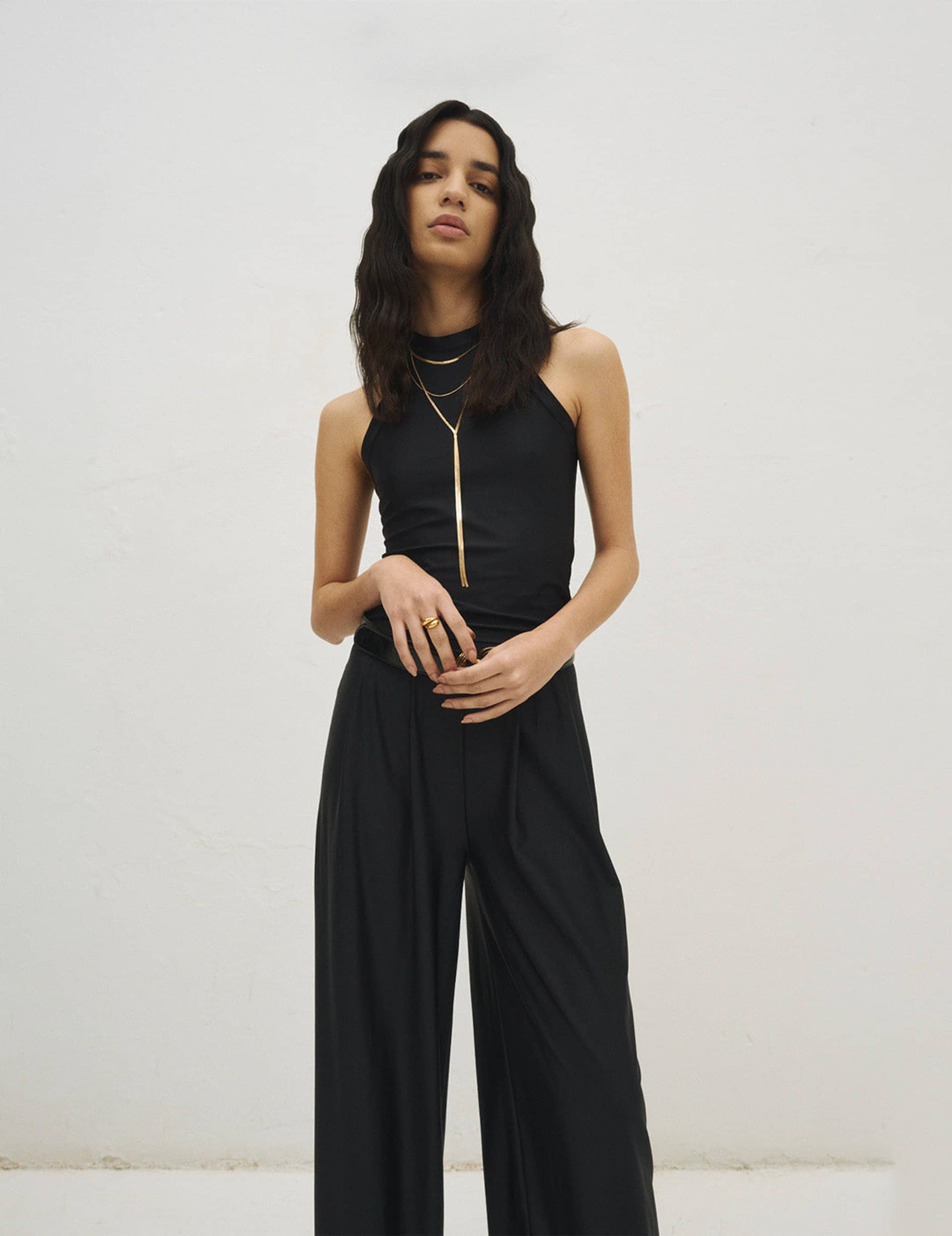 NOA TOP BLACK made by 710 Studio