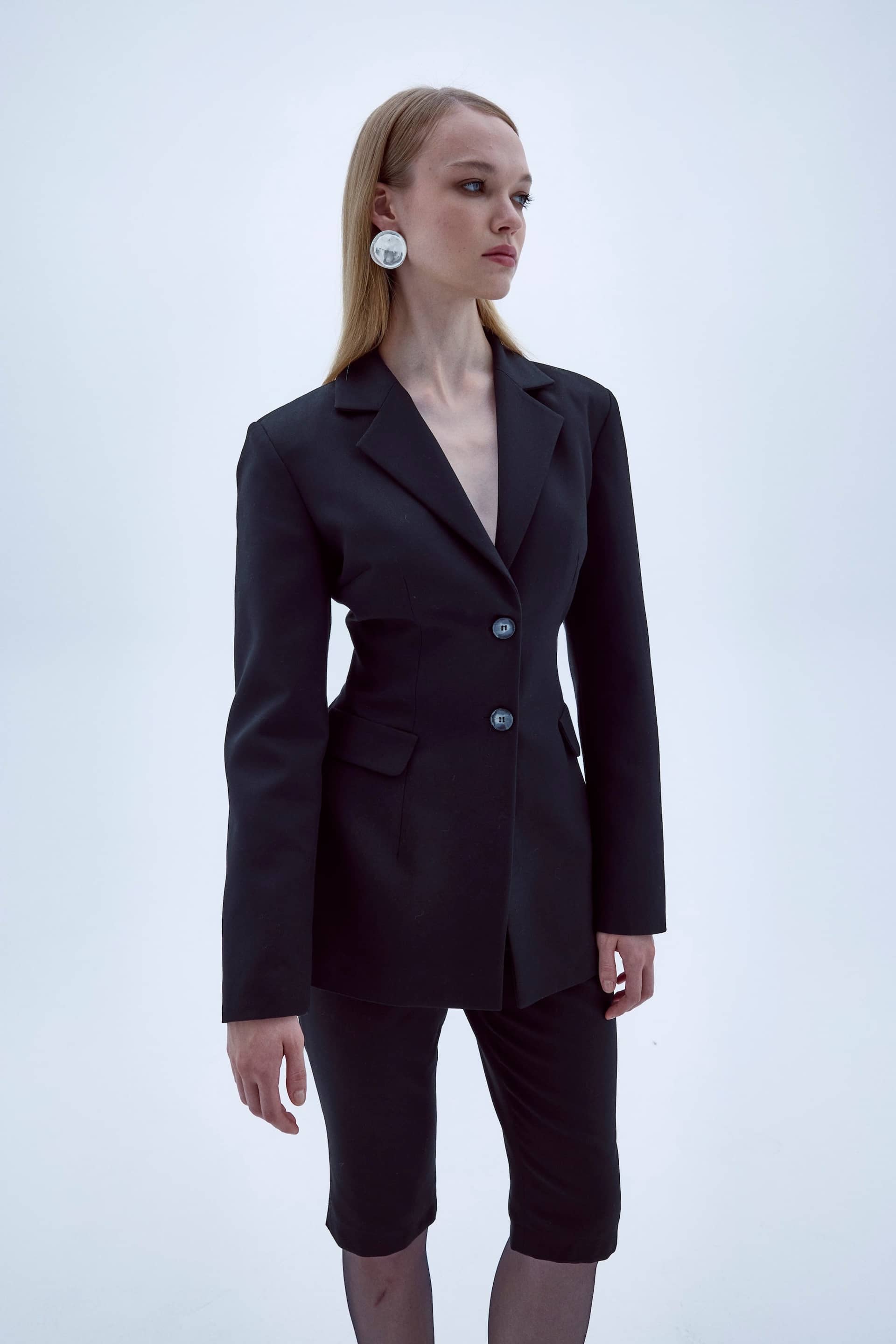 MARYLEBONE FITTED JACKET IN BLACK made by Nazli Ceren